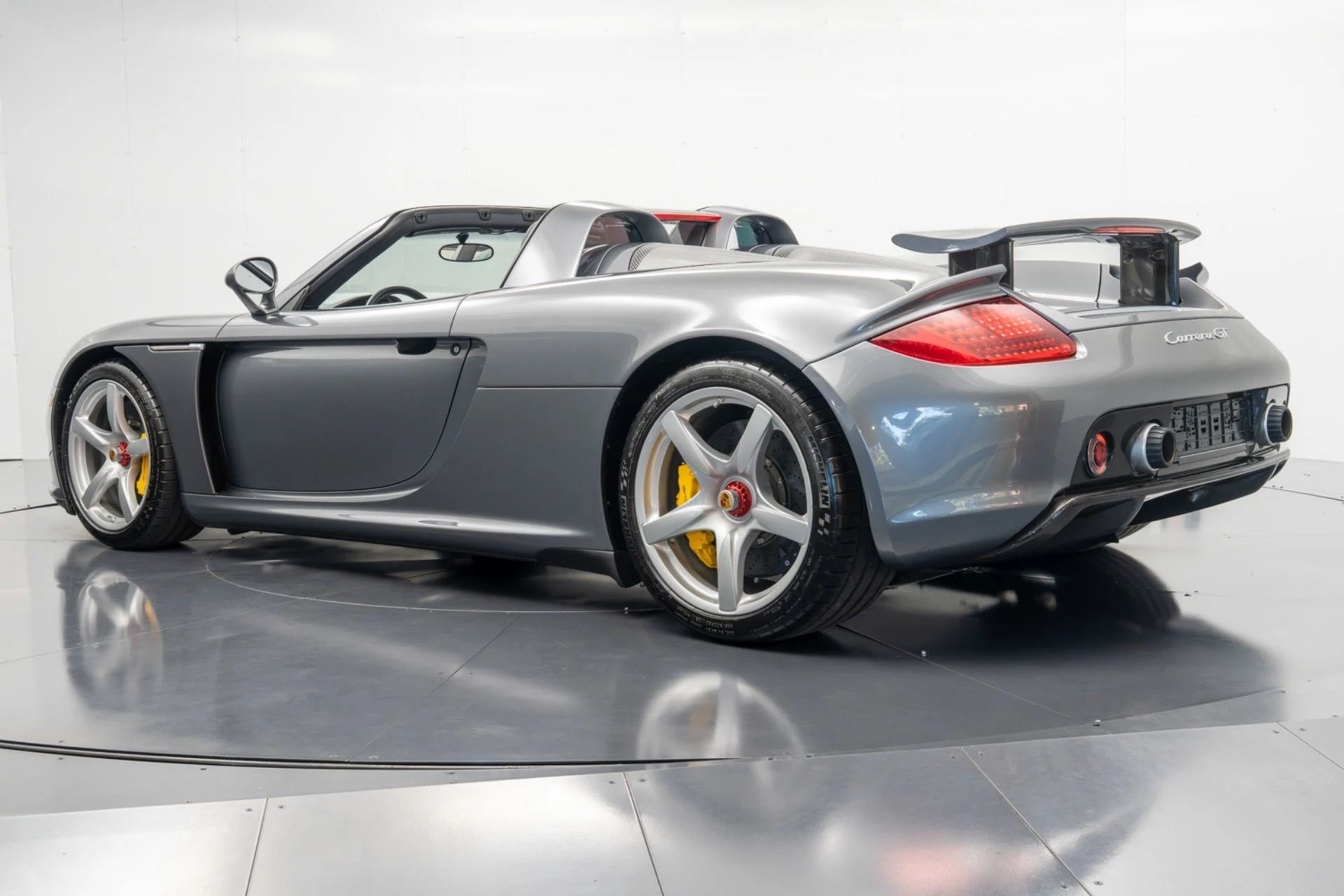 mph006_160600448_Used_2004_Porsche_Carrera_GT_1793121938_73dc212b01