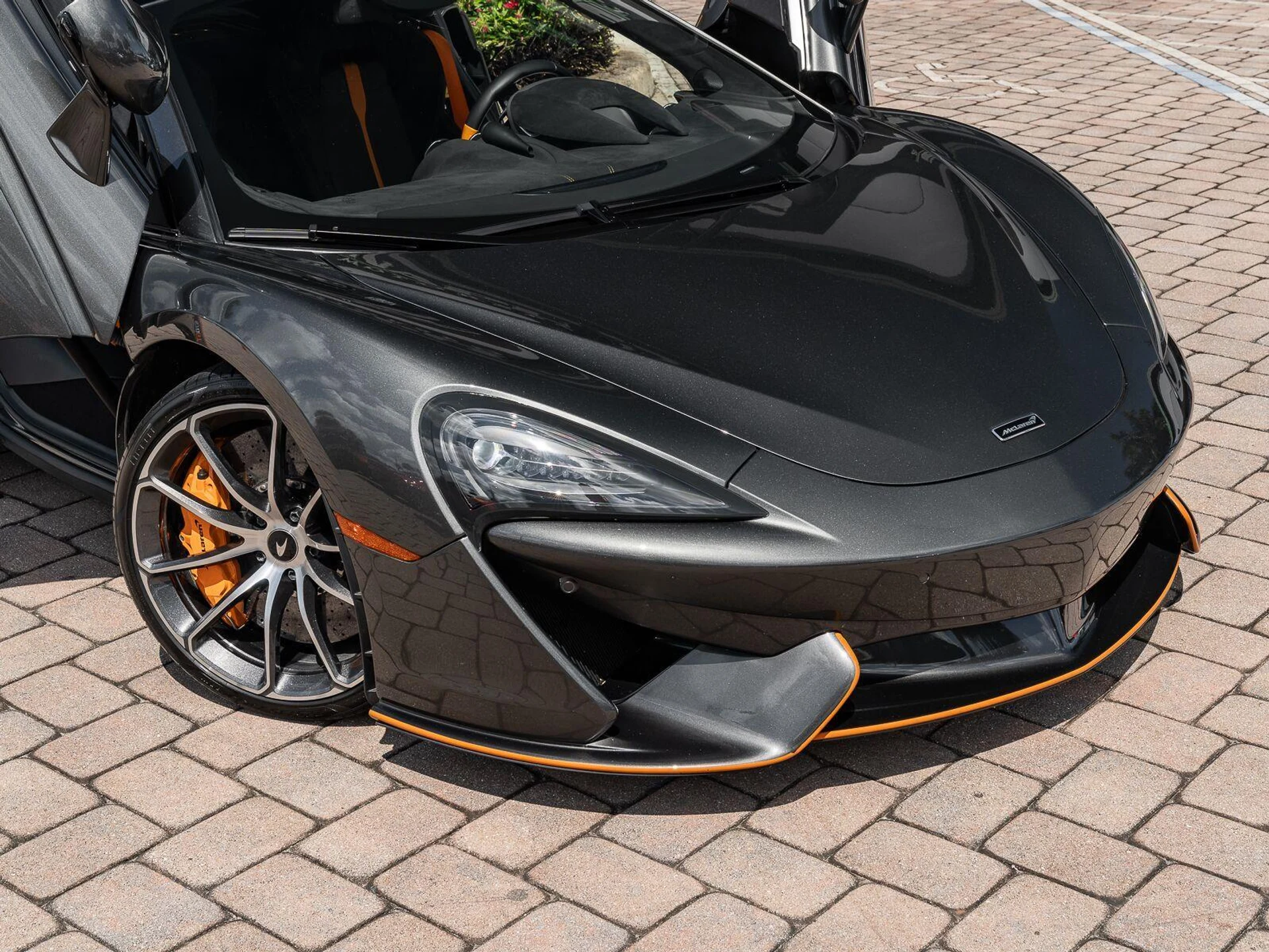 mph006_1619121678_Used_2019_Mc_Laren_570_GT_Coupe_1785532135_dc4fa17843