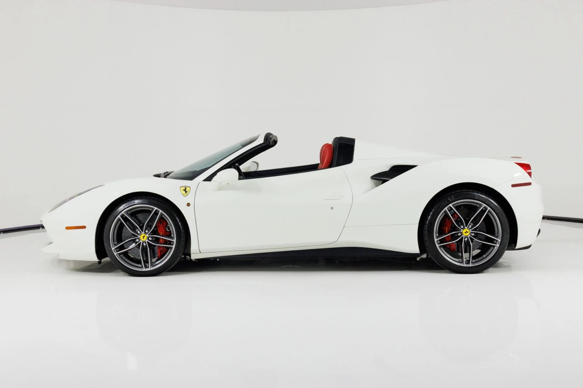 mph006_1621619580_Used_2017_Ferrari_488_Spider_1788388445_3bf69c640f