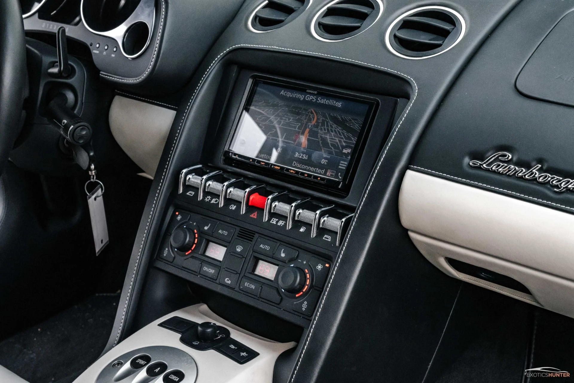 mph006_1630930087_Used_2012_Lamborghini_Gallardo_LP_550_2_w_a_White_Interior_Diamond_Stitch_Reverse_Cam_Front_Lift_1696105908_301a45cb05