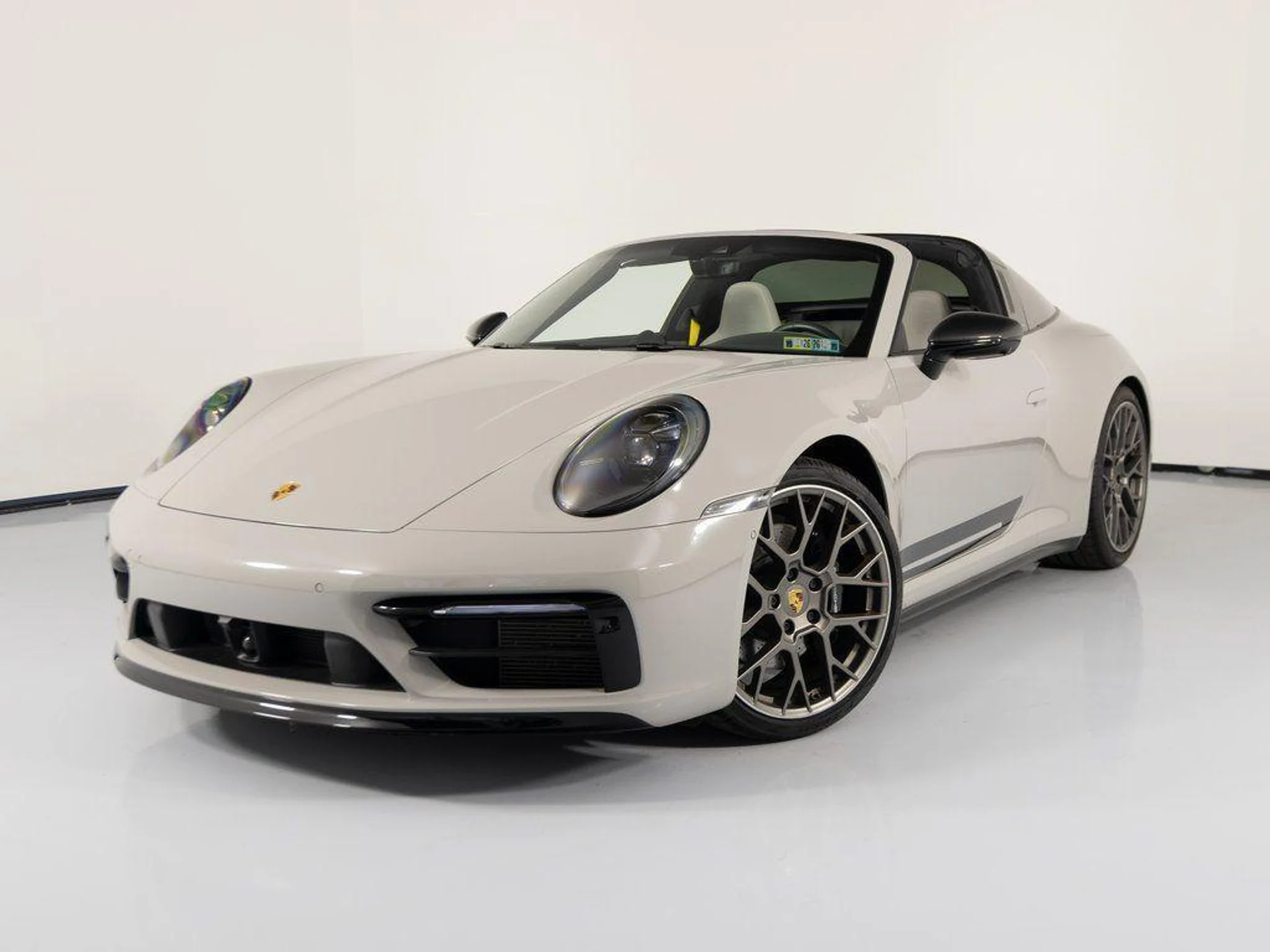 mph006_1634438053_72_Beu_LKU_Vg3l_FBSH_4_Um_RH_Uo32_A0_3fa19016e2