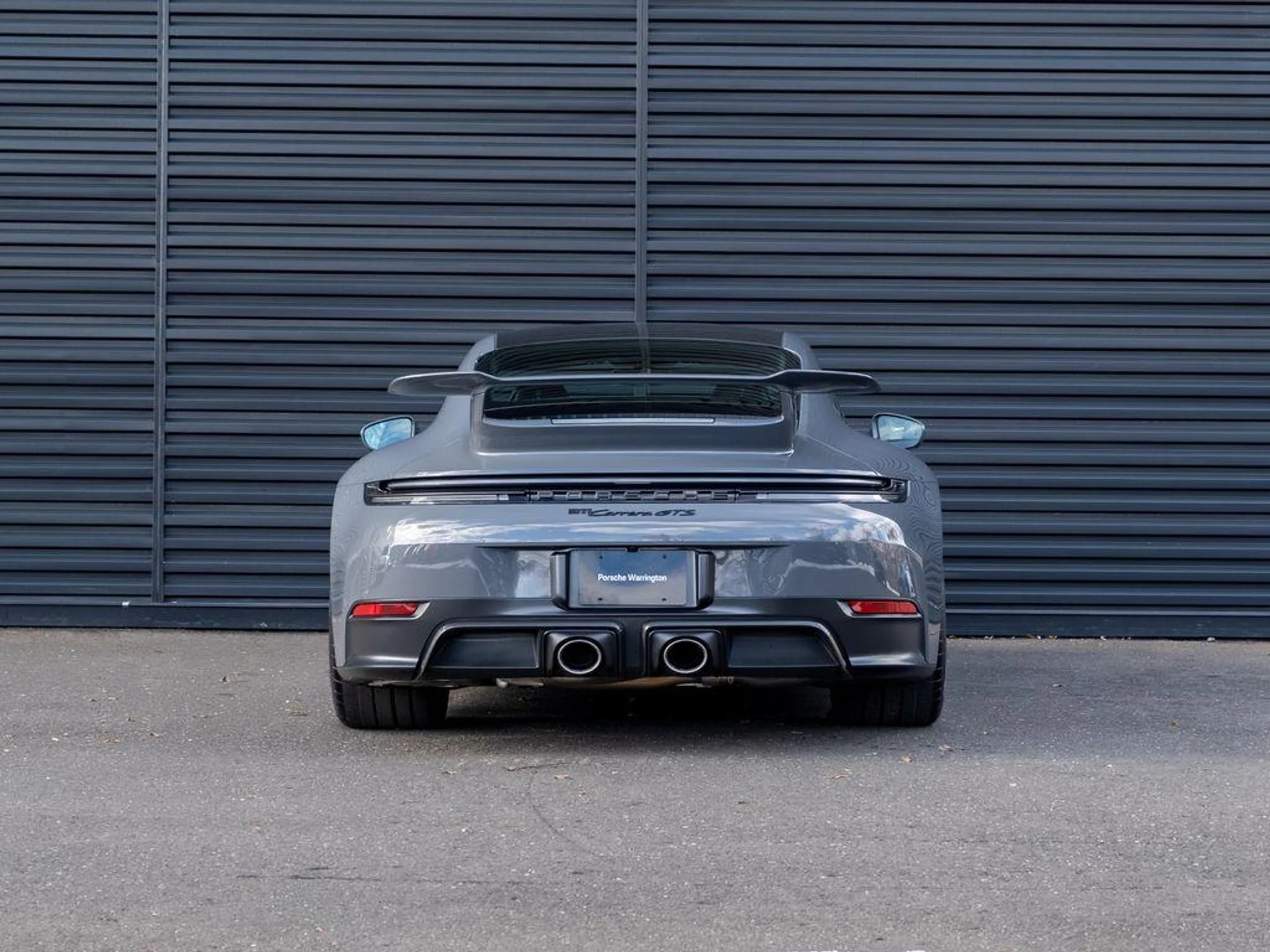 mph006_1648592035_PH_9_Ho_D_u3_N_Fssroghk_A_j_L_Cz_Hug_3720637292