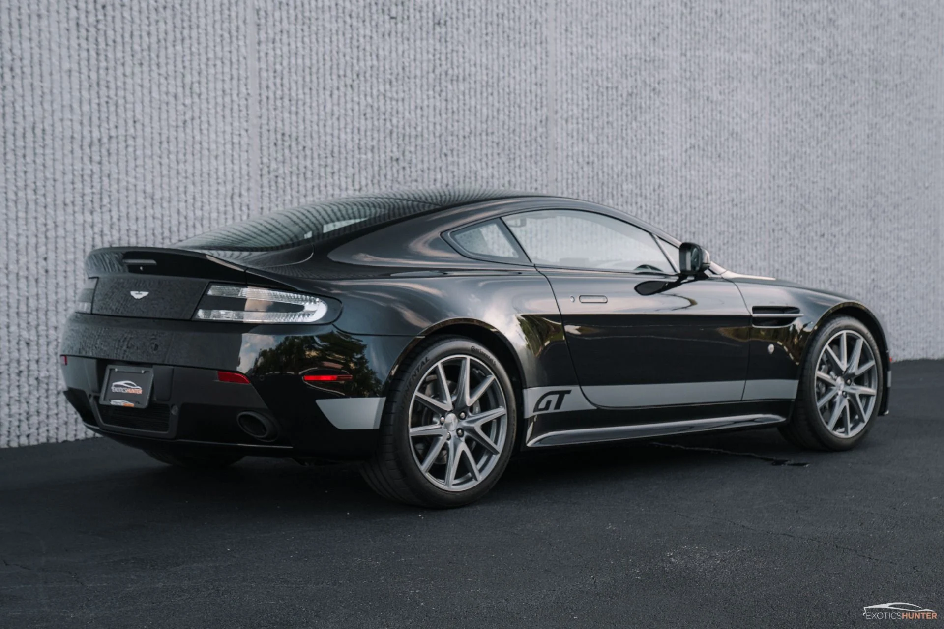 mph006_1651289794_Used_2015_Aston_Martin_V8_Vantage_GT_6_Speed_w_Argento_Grey_Interior_1746627937_bf52e50bc3