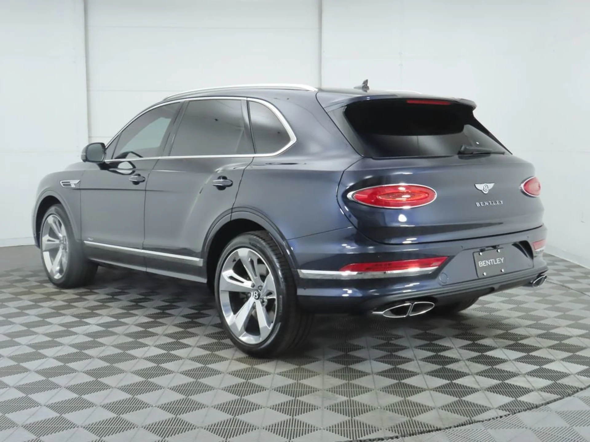 mph006_1651588495_new_2025_bentley_bentayga_v8awd_8119_22910535_7_1024_8befe67d55
