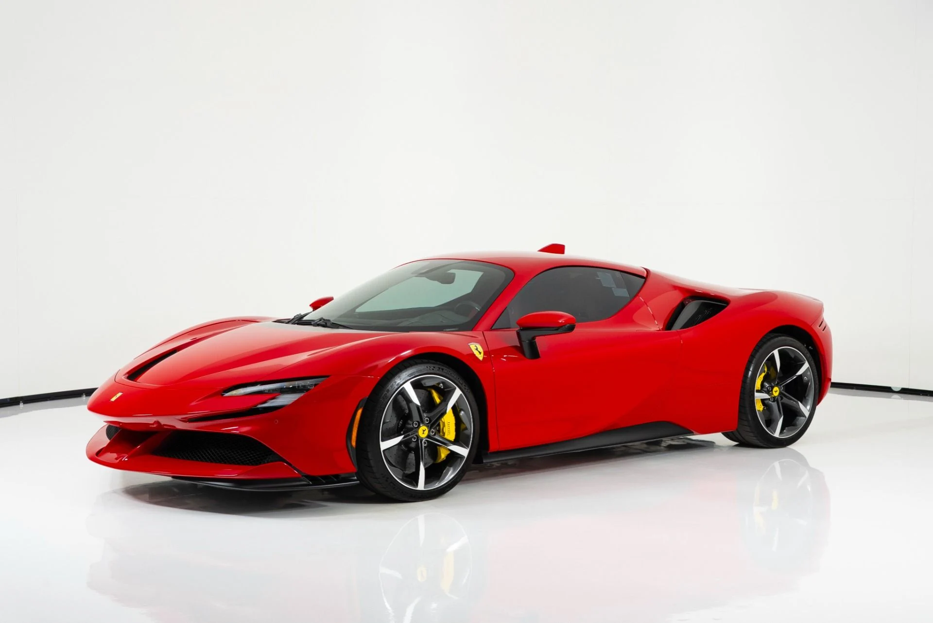 mph006_1660211532_Used_2023_Ferrari_SF_90_Stradale_1755717820_44a45b4d6f