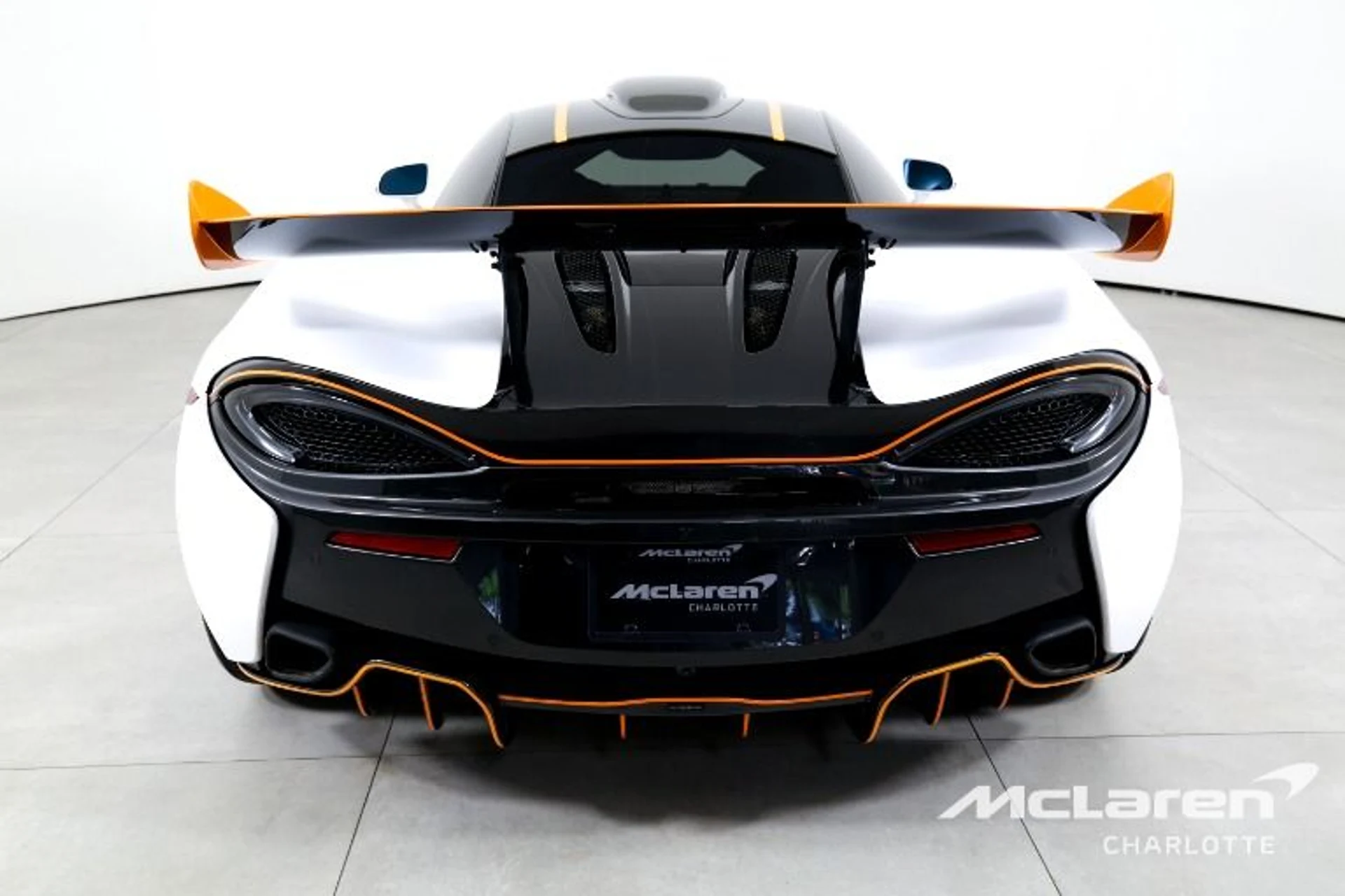 mph006_1669459686_Used_2020_Mc_Laren_620_R_8069ec9638