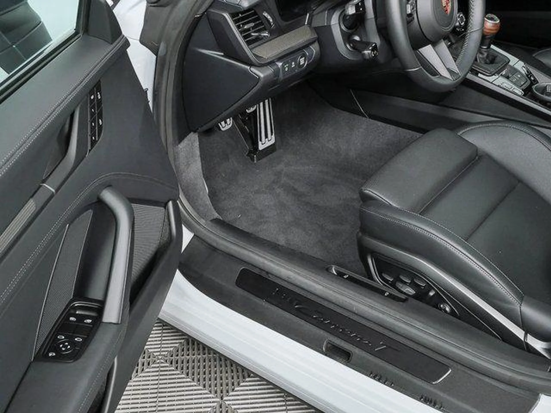 mph006_1670907277_M6t_WU_Ve_XS_Rq_V_Dm2045_x_H_W_Vf_C4_9cdf64e58e