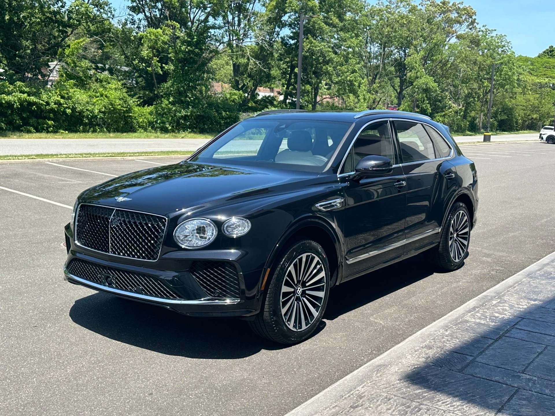 mph006_1699918250_Used_2026_Bentley_Bentayga_V8_1786136342_c9f402f1d2