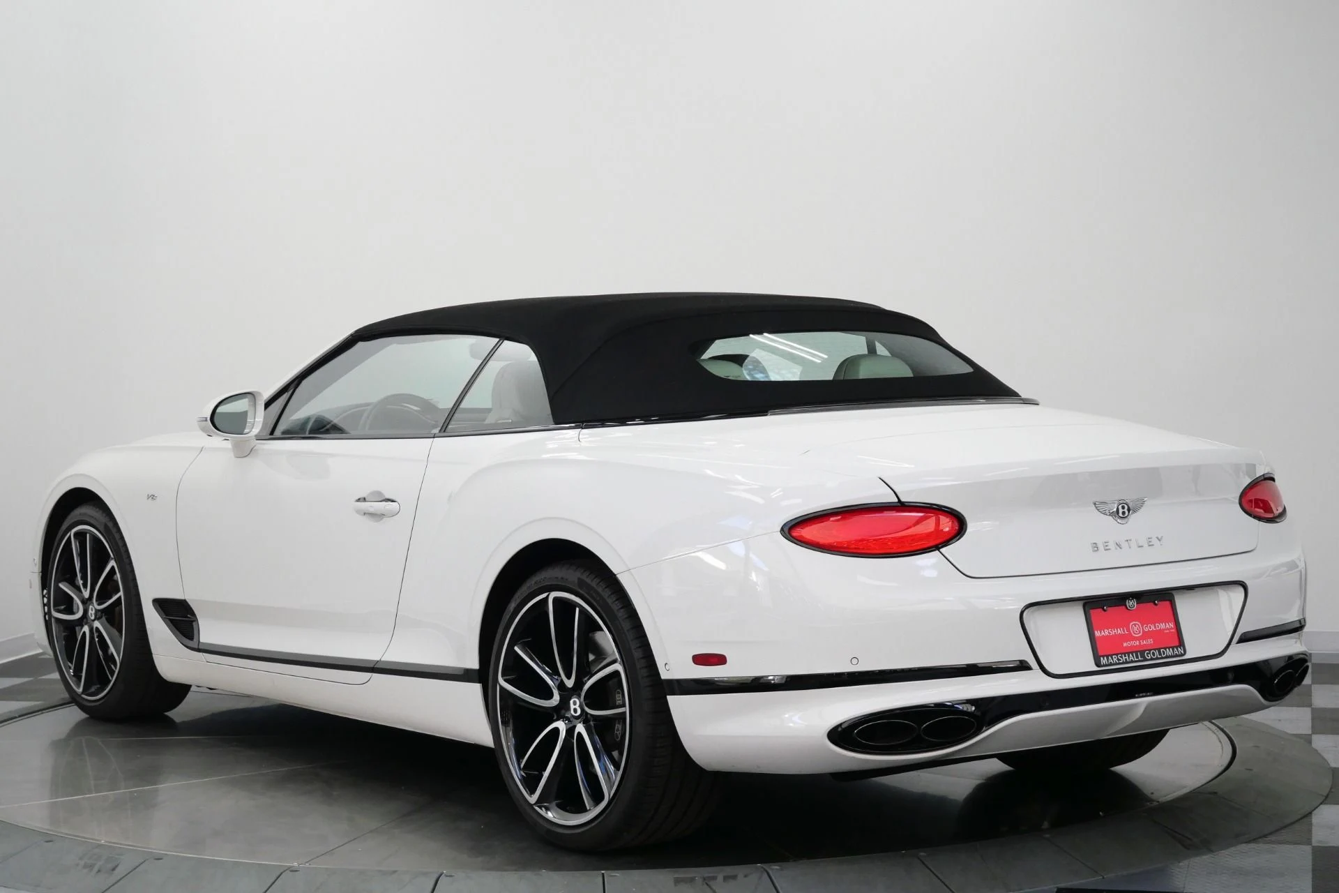 mph006_1717329035_Used_2022_Bentley_Continental_GTC_V8_Mulliner_Specification_Front_Seat_Comfort_Specification_1775574655_4423b109a0