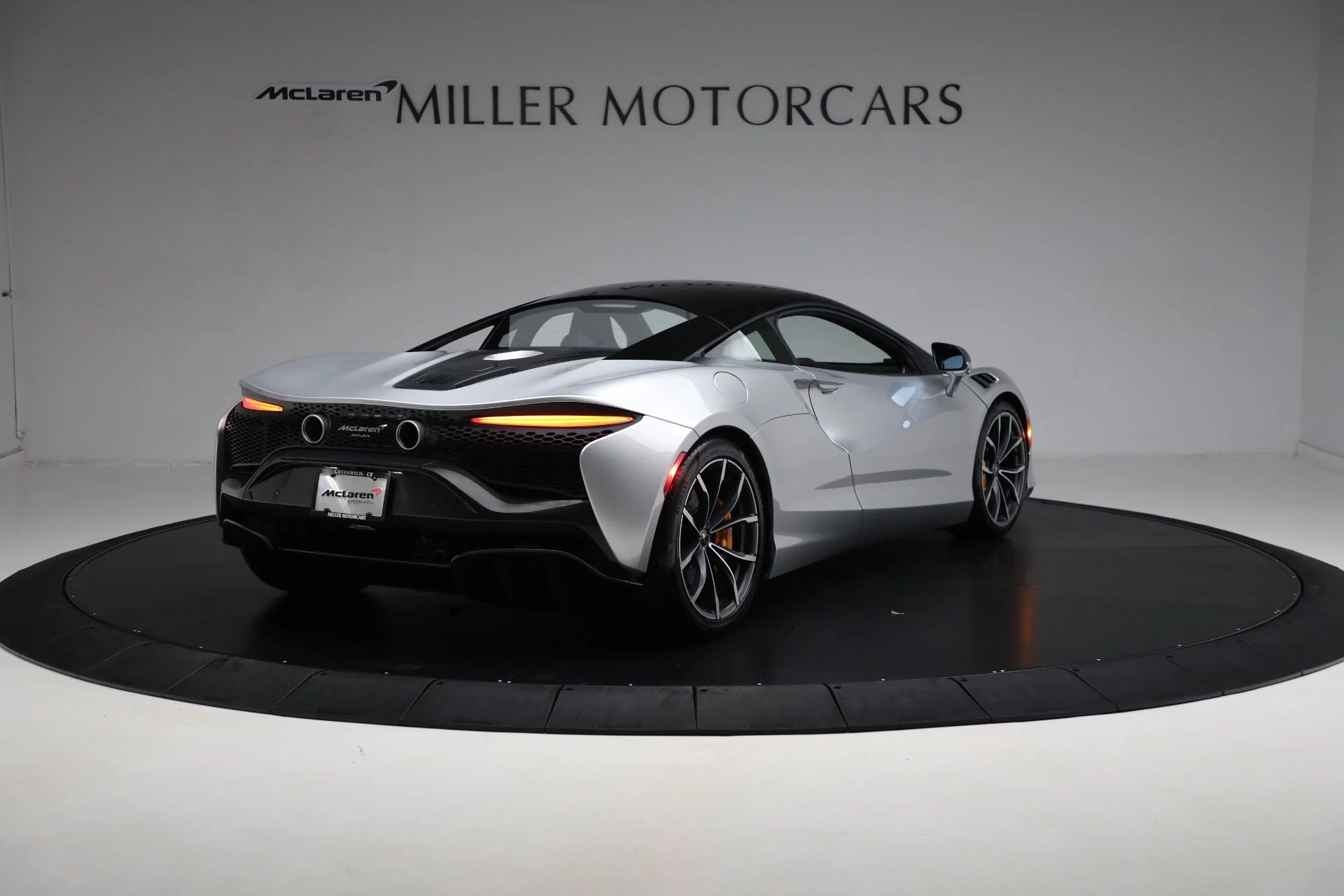 mph006_1737888849_Used_2023_Mc_Laren_Artura_Vision_03895c04a8