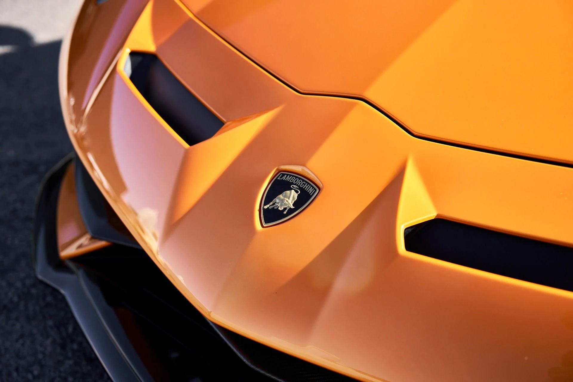 mph006_1742674642_Used_2021_Lamborghini_Aventador_SVJ_Base_1755224573_c33c879440