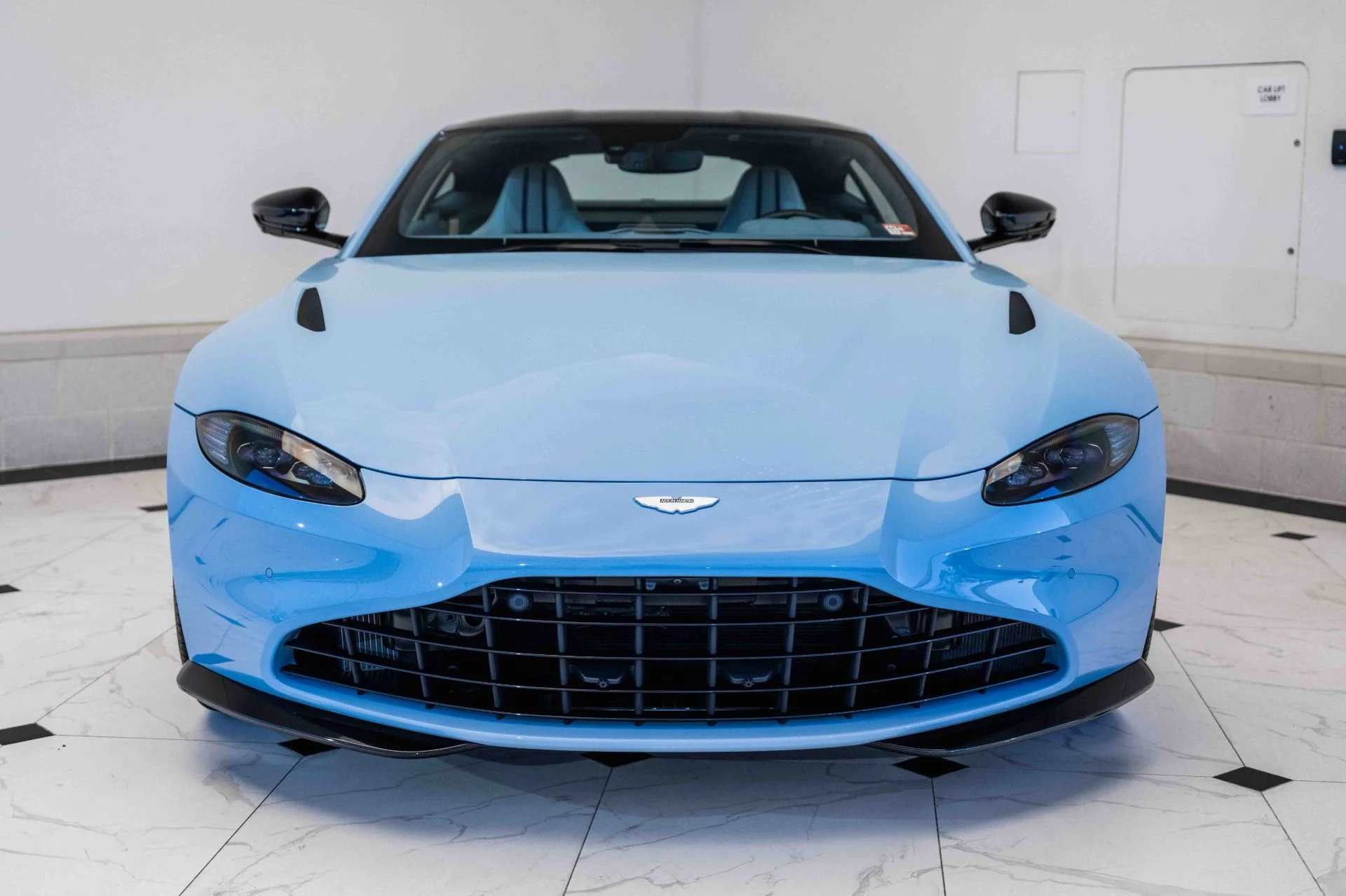 mph006_1745759025_Used_2023_Aston_Martin_Vantage_V8_Coupe_1699283559_64a4d3544d