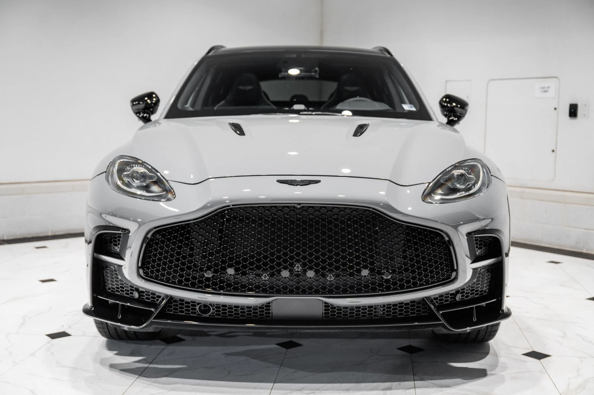 mph006_1755348142_New_2026_Aston_Martin_DBX_S_1778681702_167a06d7b0