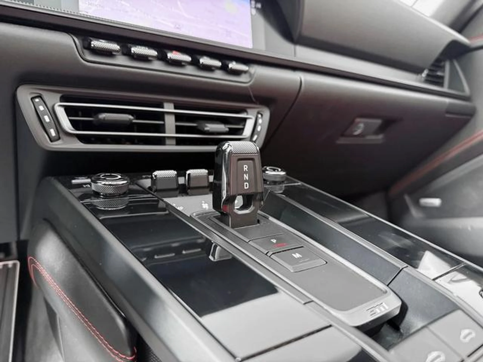 mph006_176700685_y_IT_Ps_It6bp_T4und_2xi_Km_BY_To_O0_faf850df67