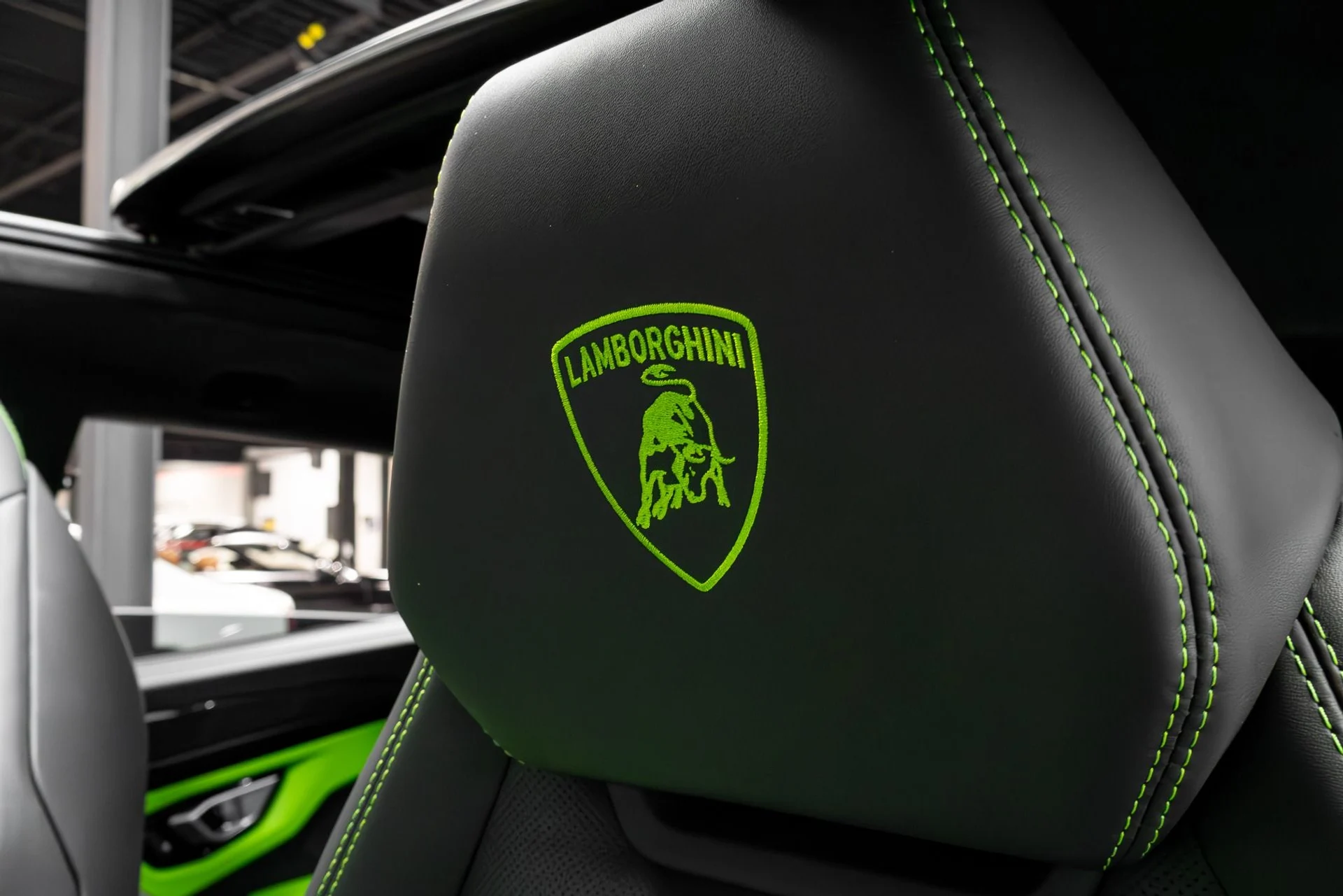 mph006_1769225371_Used_2022_Lamborghini_Urus_1771543126_4f9661cf44