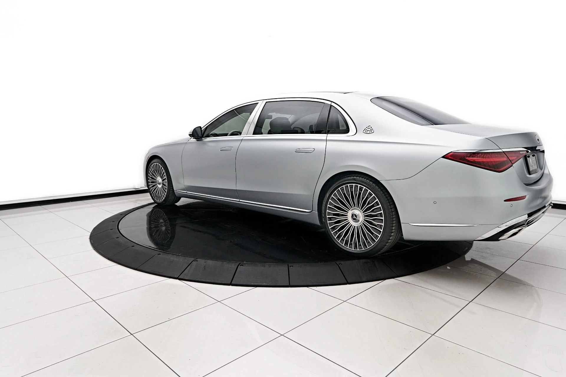 mph006_177825102_Used_2024_Mercedes_Benz_S_Class_Maybach_S_680_1729209539_ad3805437a