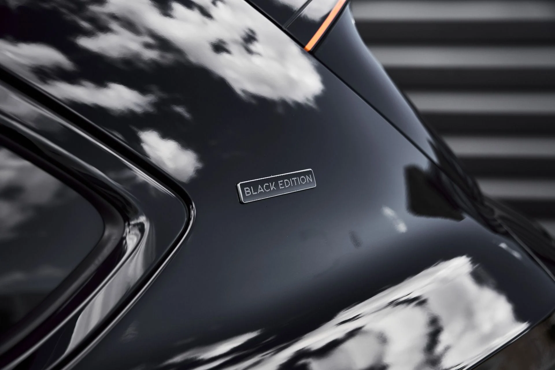 mph006_1791210009_Used_2025_Bentley_Bentayga_S_Black_Edition_1790644277_eaa04b2acd