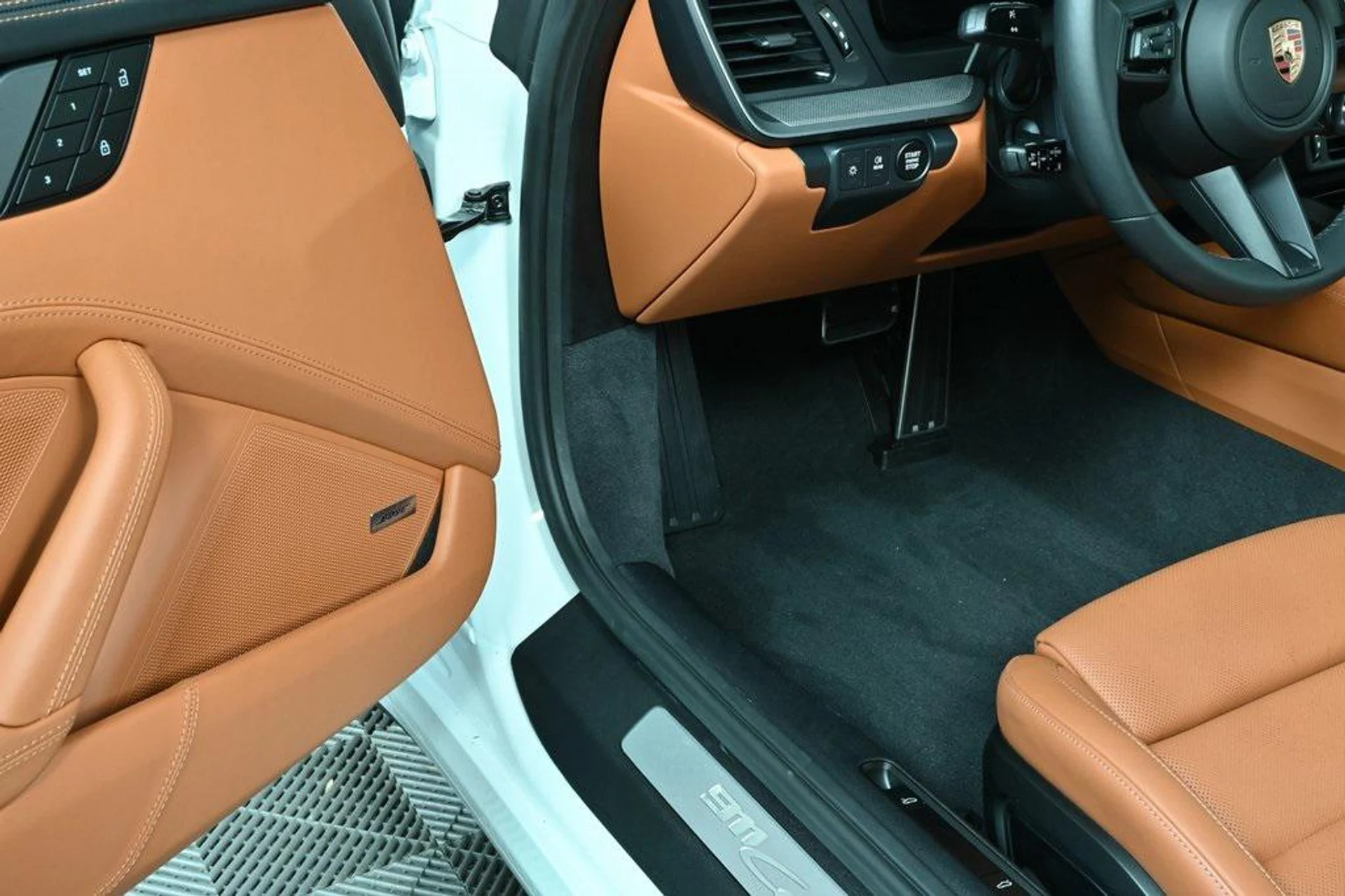 mph006_1794452373_7_P_Xw_OETI_Z_Dw_Pan_Qtk0_FXAI_Cfog_01a7905a1a