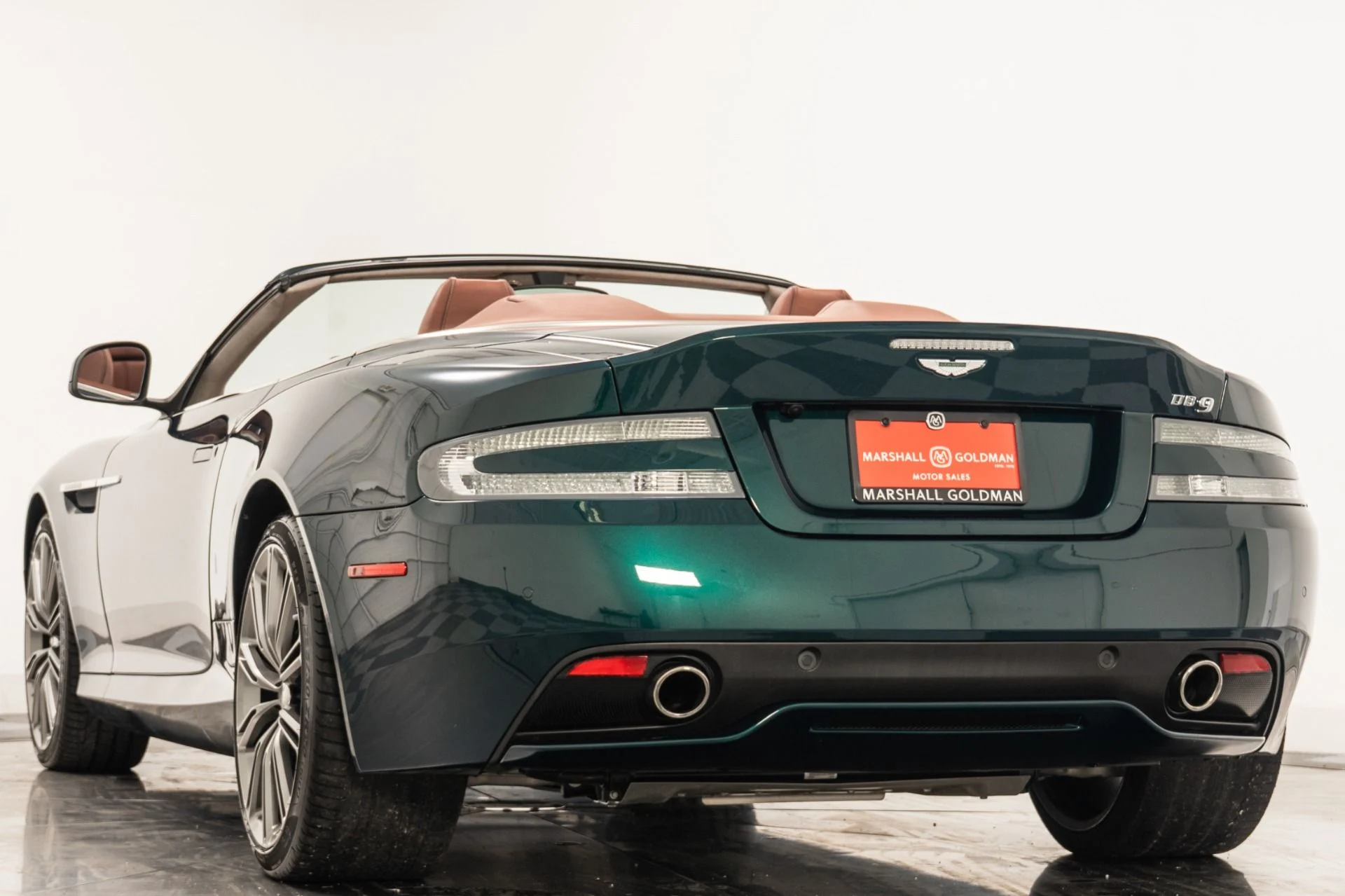 mph006_1797041761_Used_2015_Aston_Martin_DB_9_Volante_1759413139_d272803f33