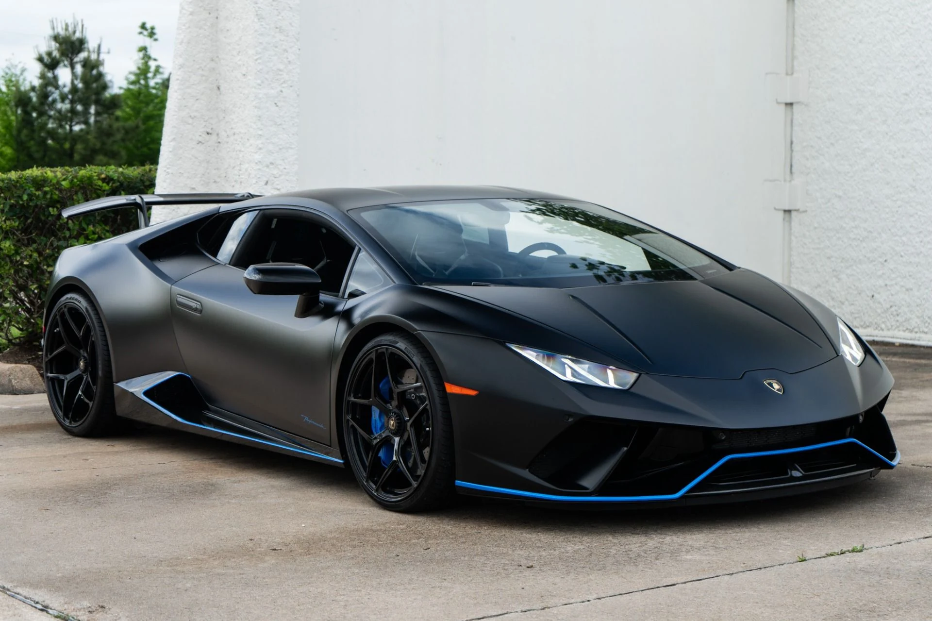 mph006_1809220905_Used_2018_Lamborghini_Huracan_LP_640_4_Performante_1776702980_59025acaa6
