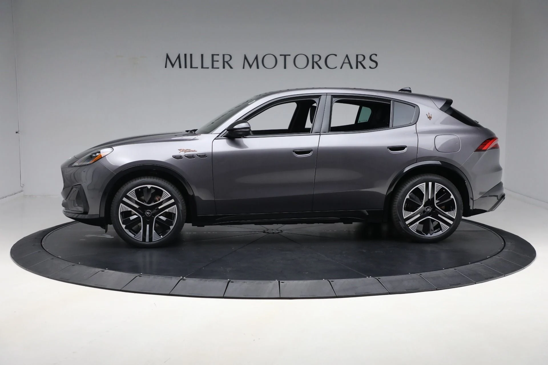 mph006_1816763338_New_2025_Maserati_Grecale_Folgore_f4d9e31526