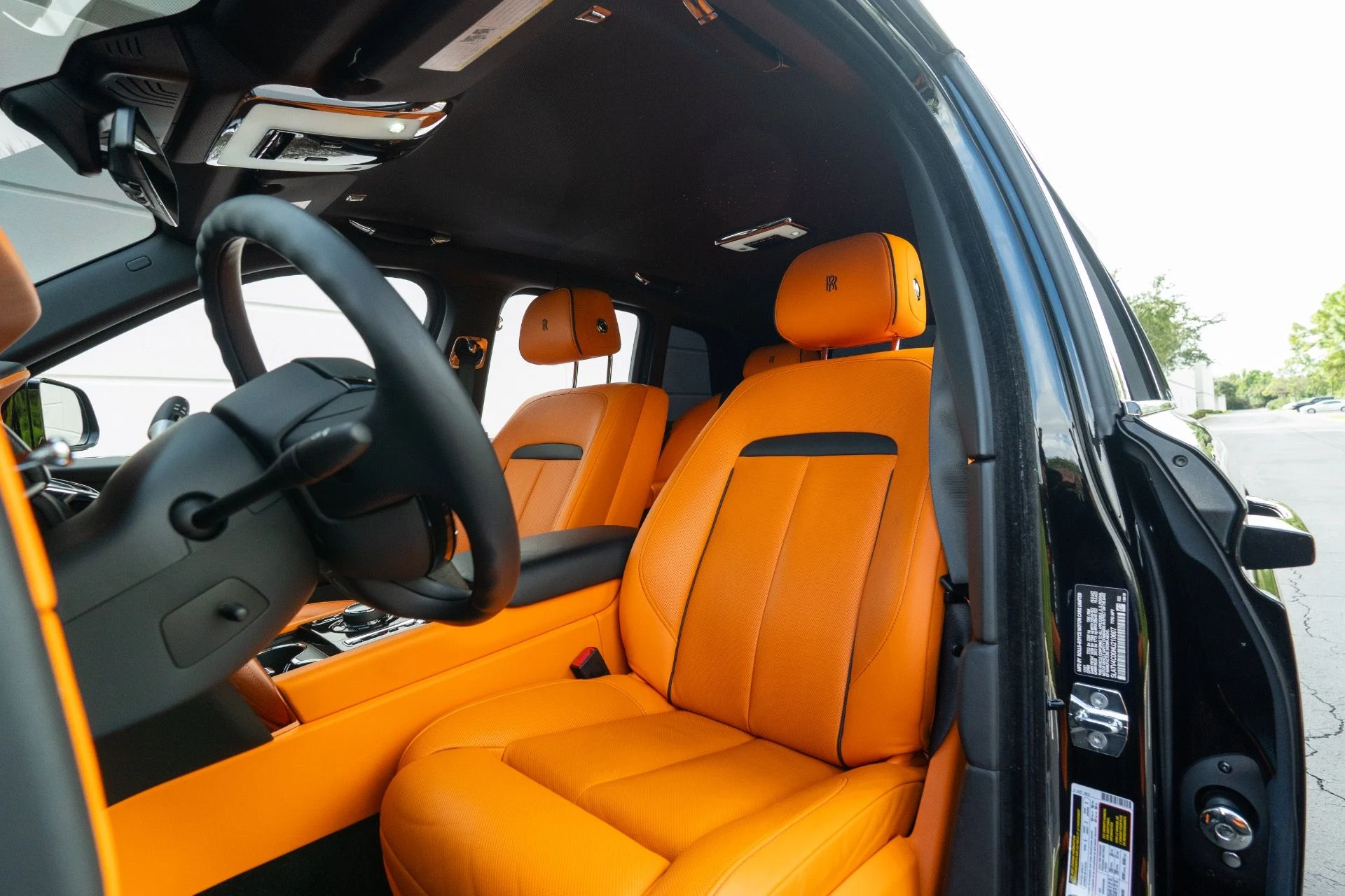 mph006_1821787108_Used_2022_Rolls_Royce_Cullinan_1758567081_9f3f3ffdde