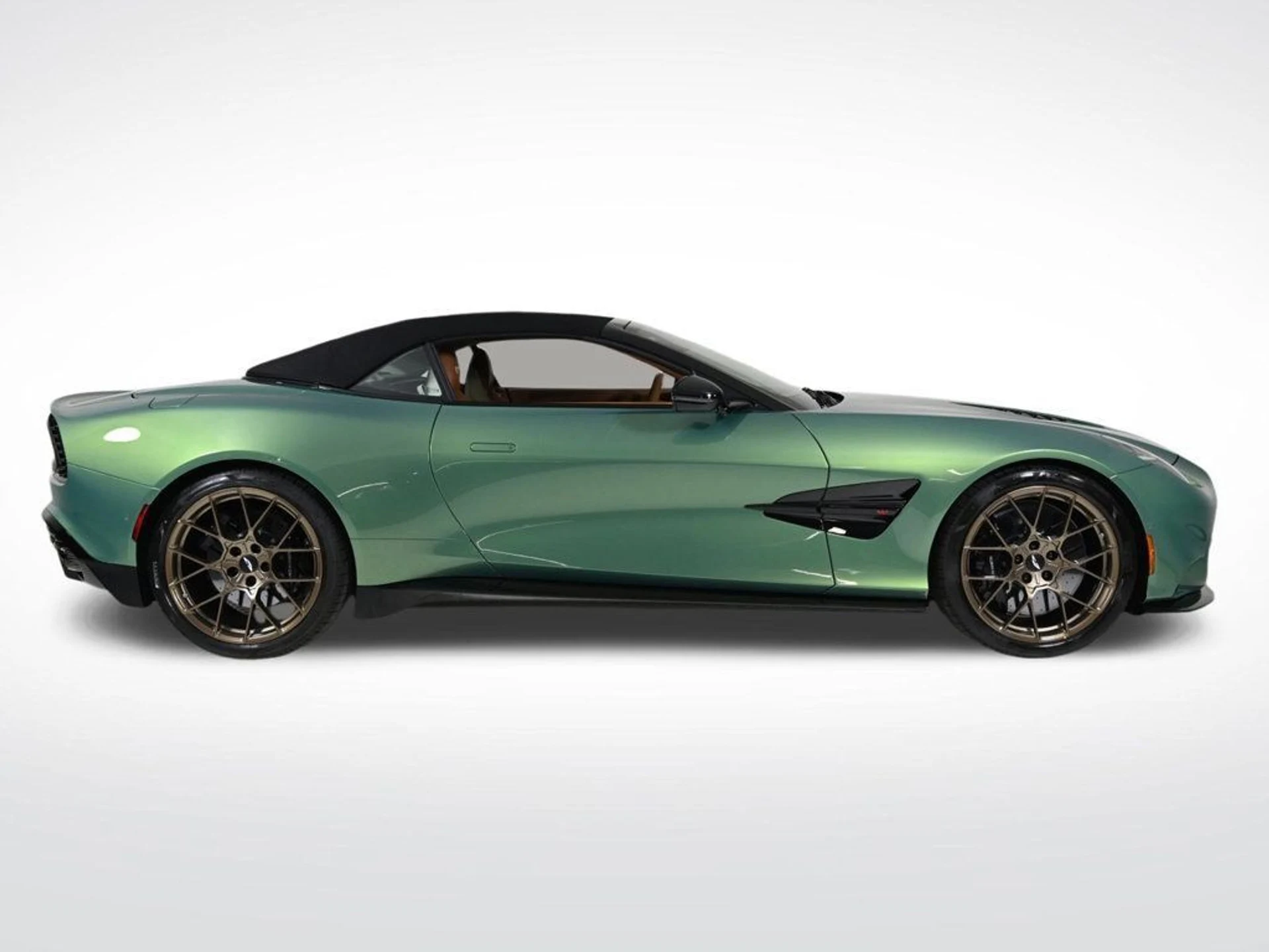 mph006_1823309680_new_2026_aston_martin_vanquish_volante_11350_22936963_6_1024_84eef28fff