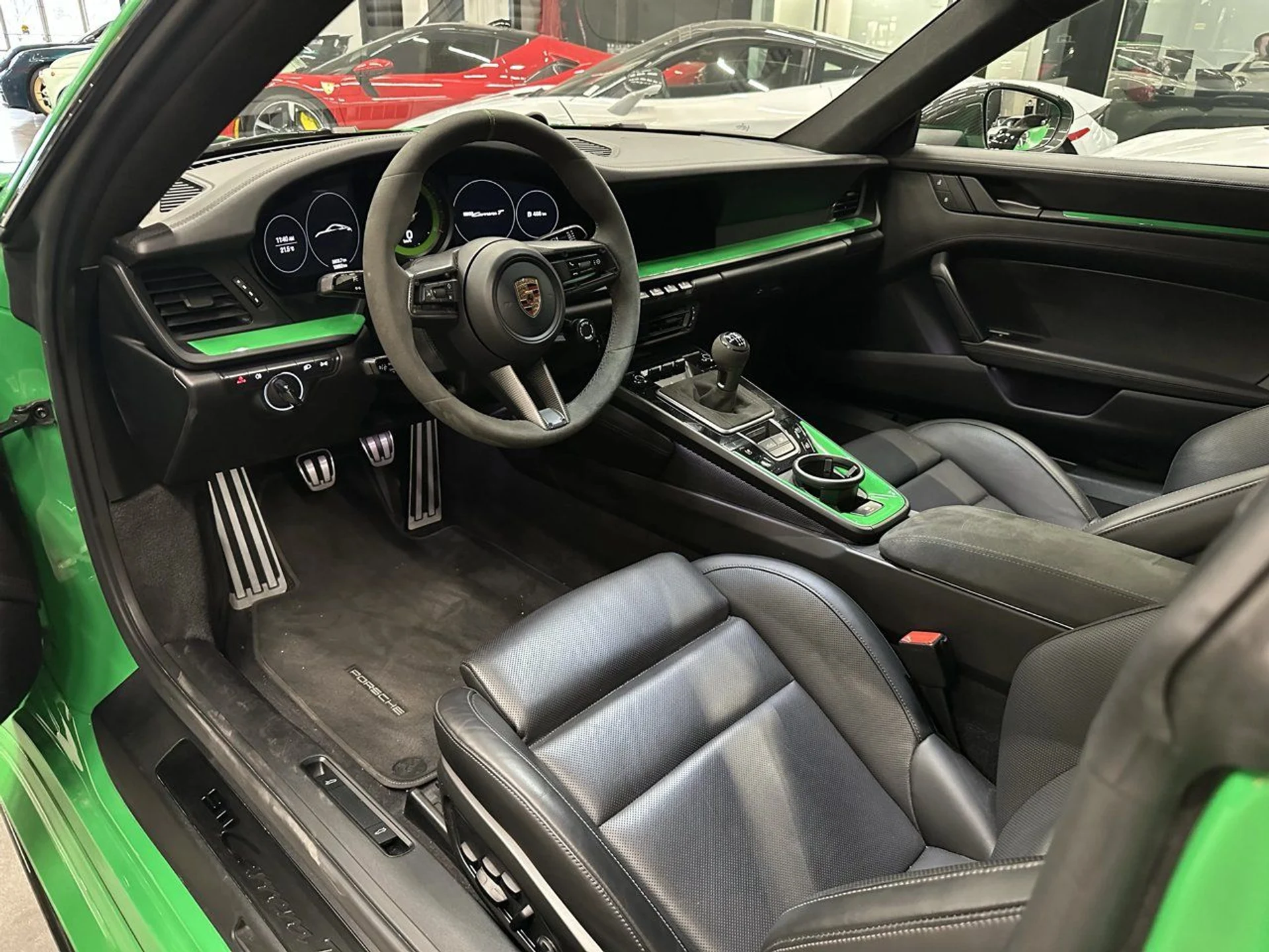 mph006_182843117_porsche_911_2023_ae63aa0a41