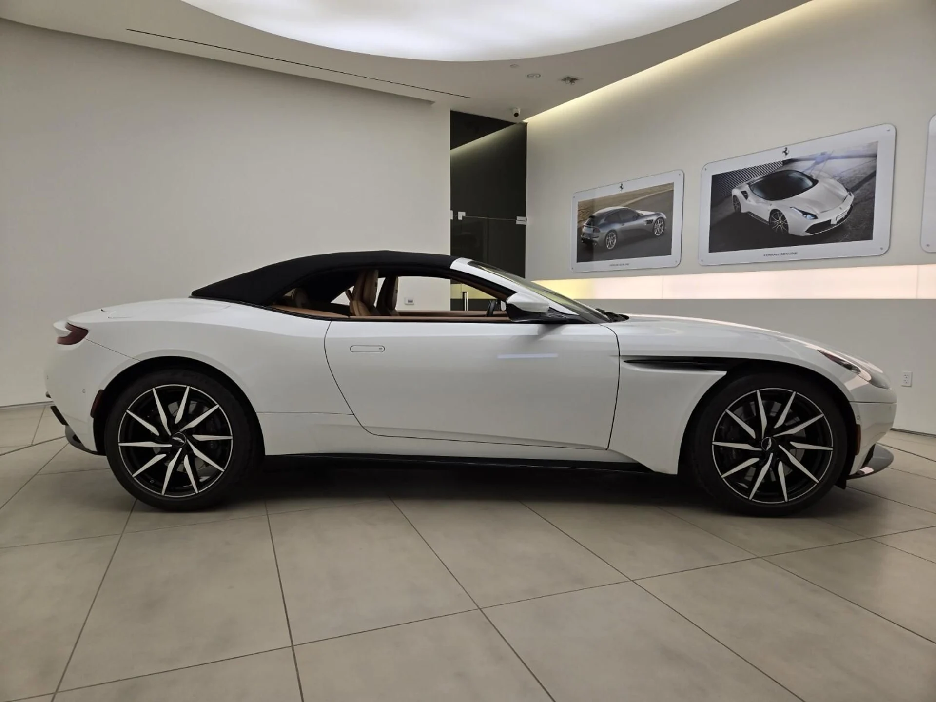 mph006_1828455187_Used_2021_Aston_Martin_DB_11_Volante_1754376689_dd558b92ab