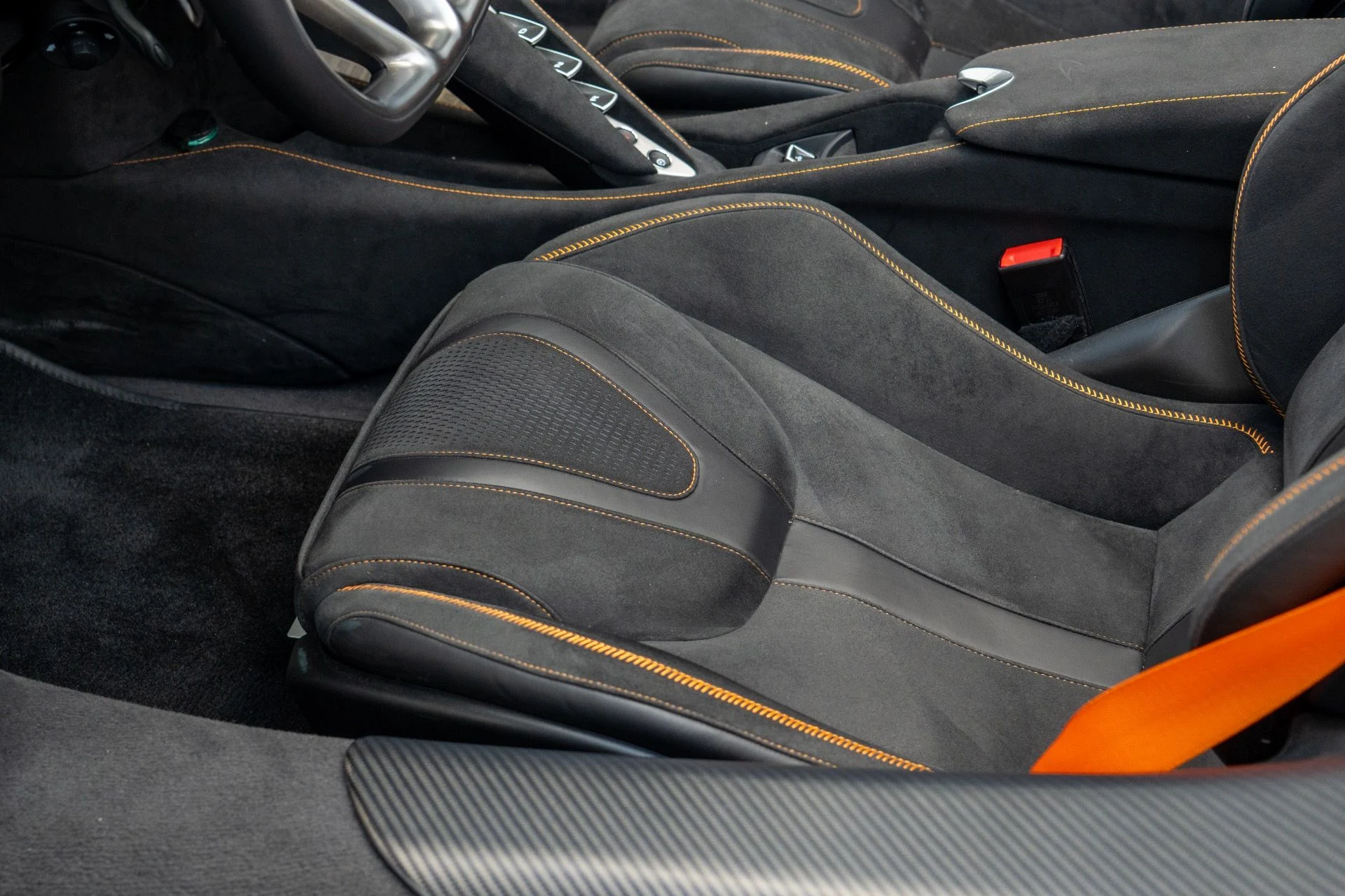 mph006_182978294_Used_2024_Mc_Laren_750_S_Spider_1755900989_d101286188