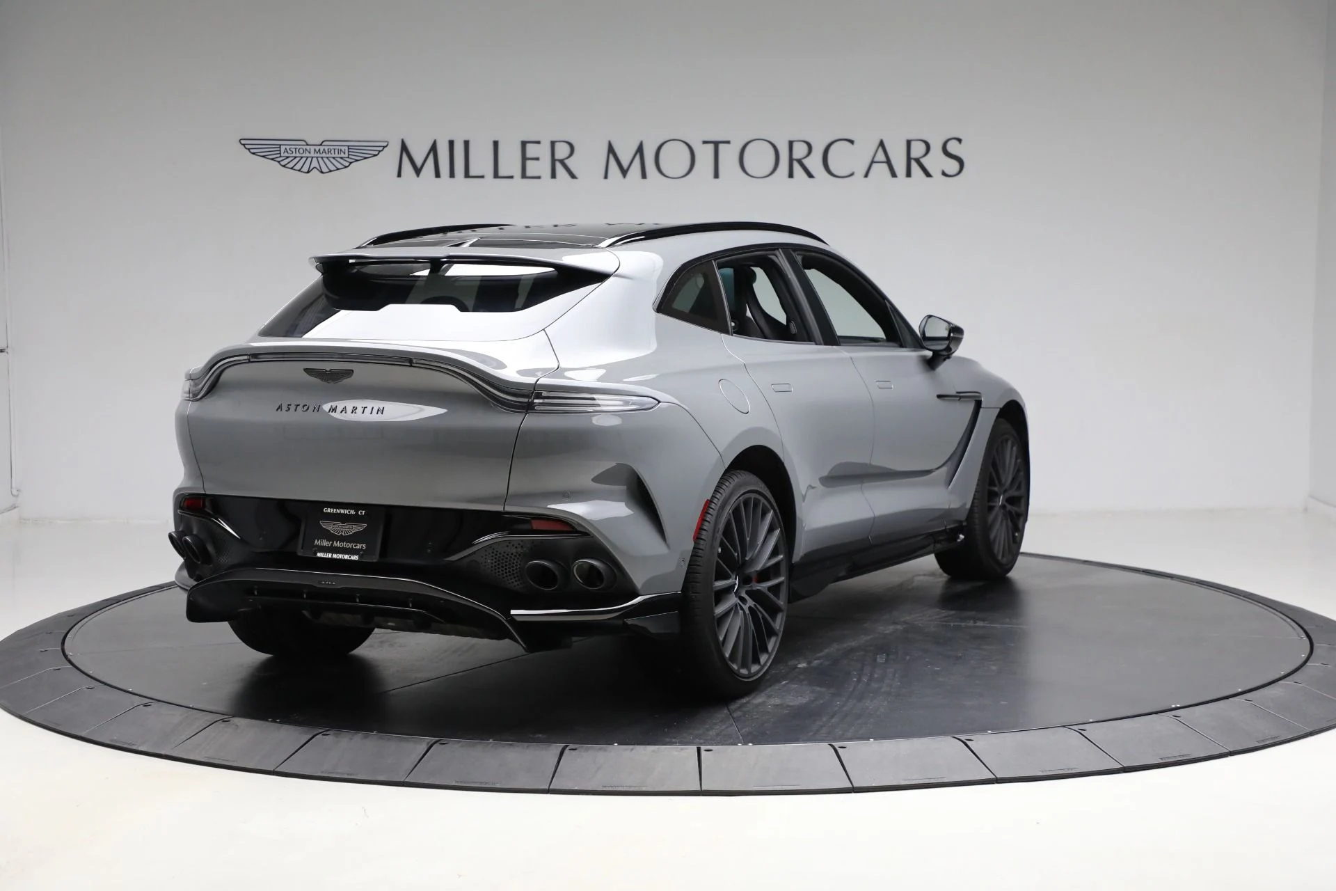 mph006_184811663_New_2025_Aston_Martin_DBX_707_086e3c1d76