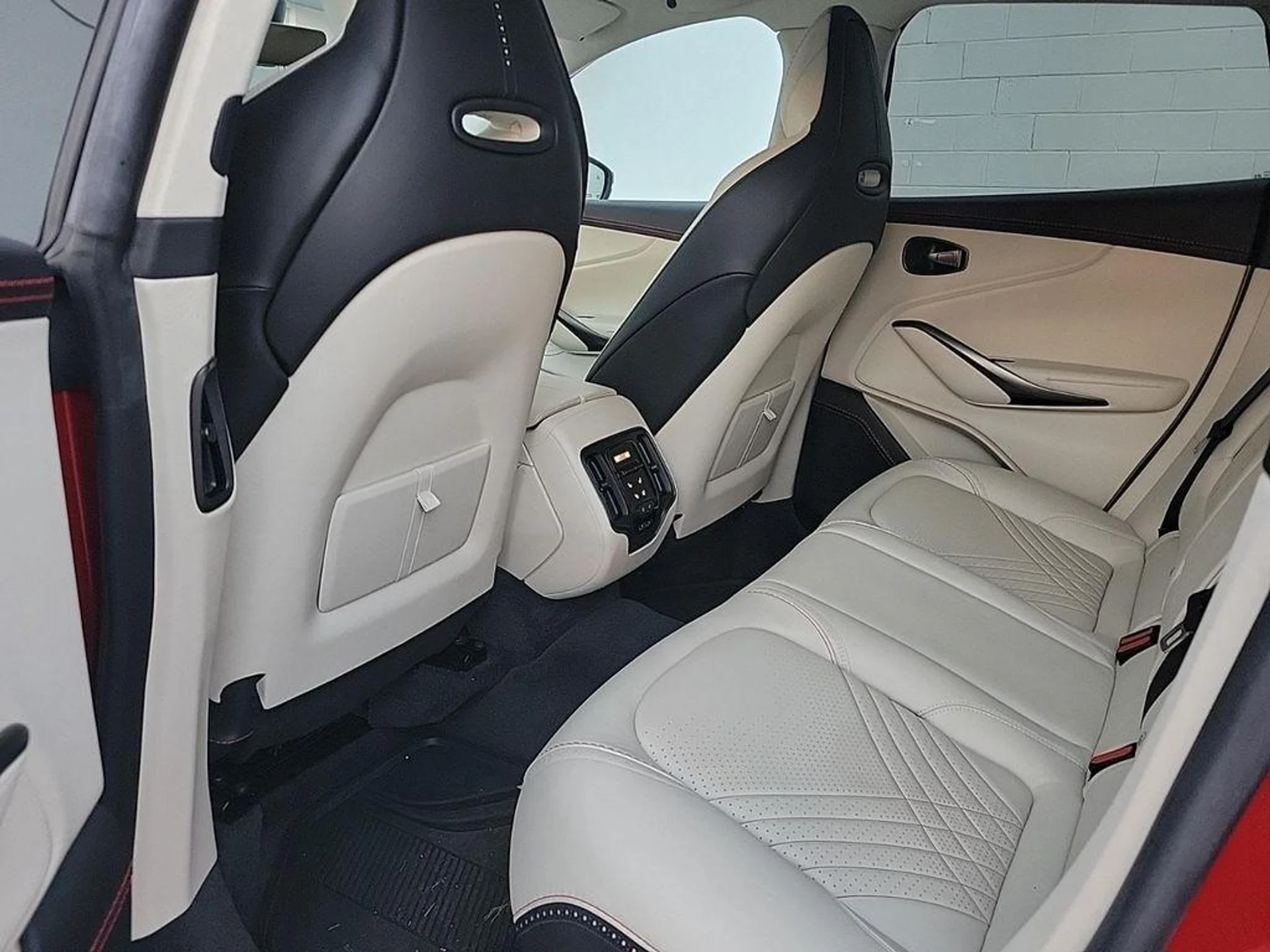 mph006_1848418350_xtp_K_Cp7l_NGN_4p_Rc2_M_Rj_Dju_Nl_x_E_5a3e1310d4