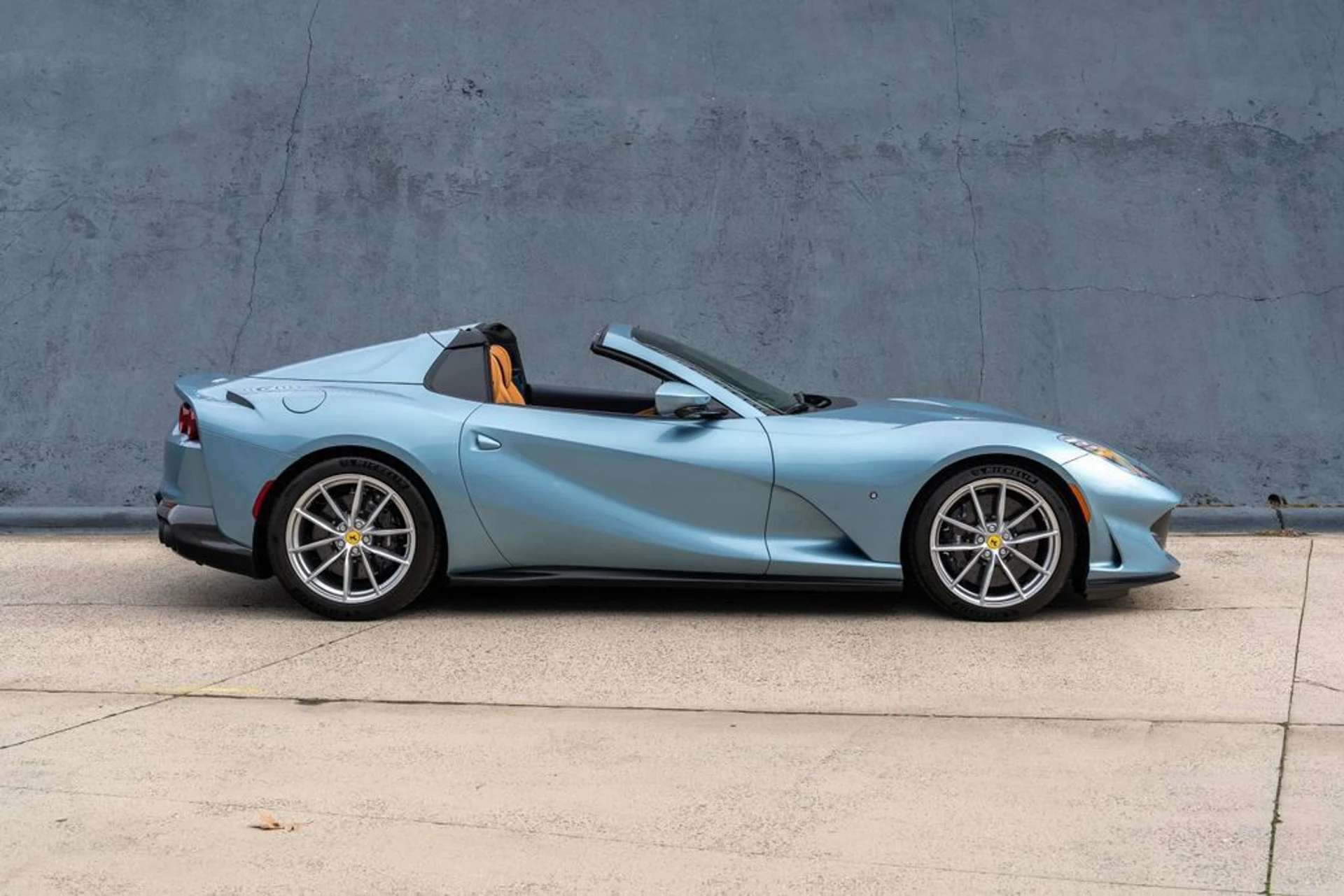 mph006_185463700_1f18d95db853420ca961d3f7a3cb2db3_2bf25bb804