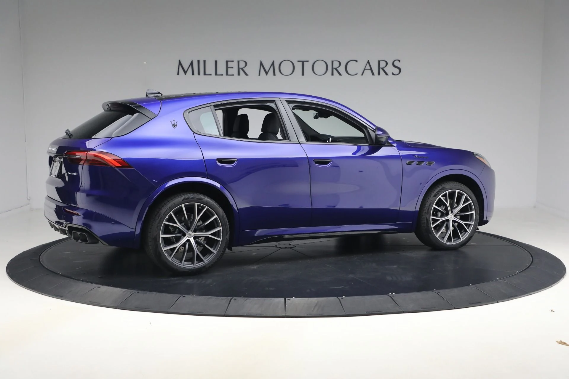 mph006_1861062655_New_2026_Maserati_Grecale_Modena_V6_1775583456_bde79421a9