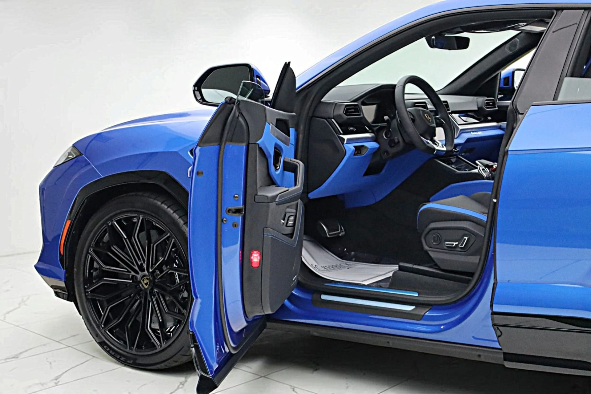 mph006_1865363693_New_2026_Lamborghini_Urus_SE_8f3edc42c5