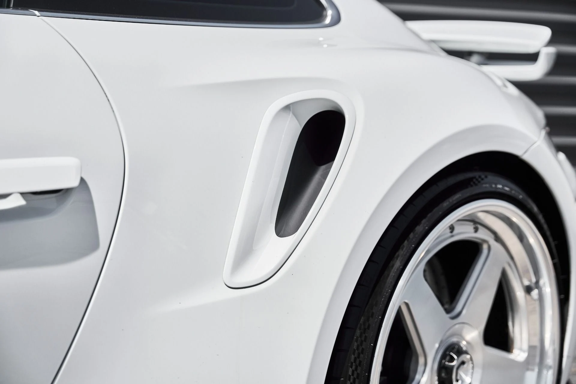 mph006_1865413520_Used_2024_Porsche_911_Turbo_S_1777505226_3a2bf7fa3e