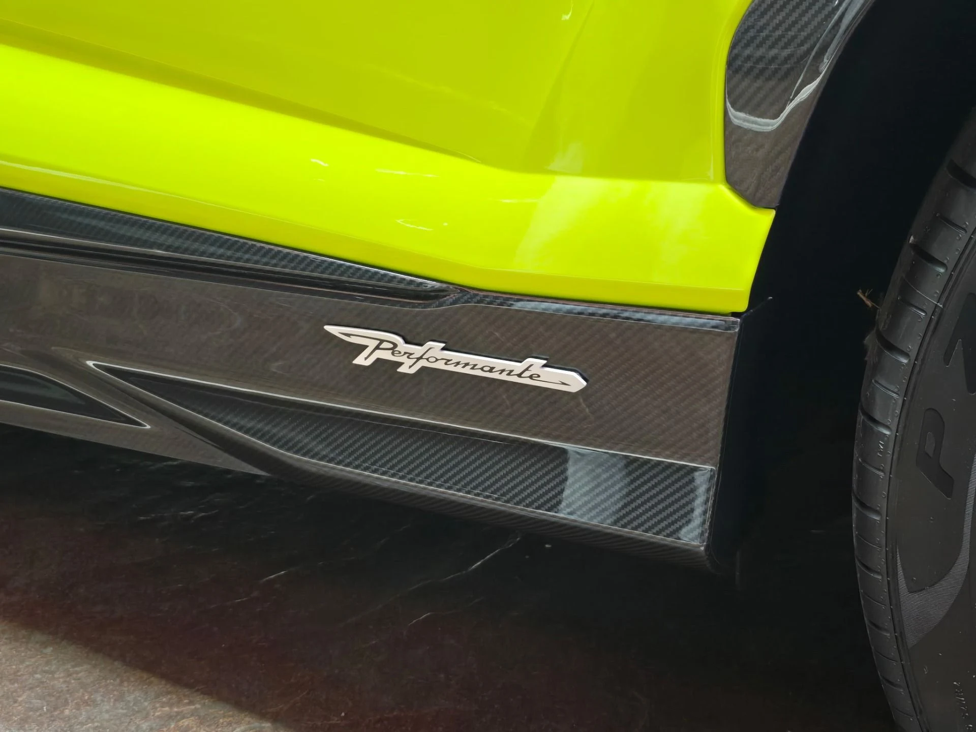 mph006_1870327174_Used_2024_Lamborghini_Urus_Performante_1753737998_d306a7844a