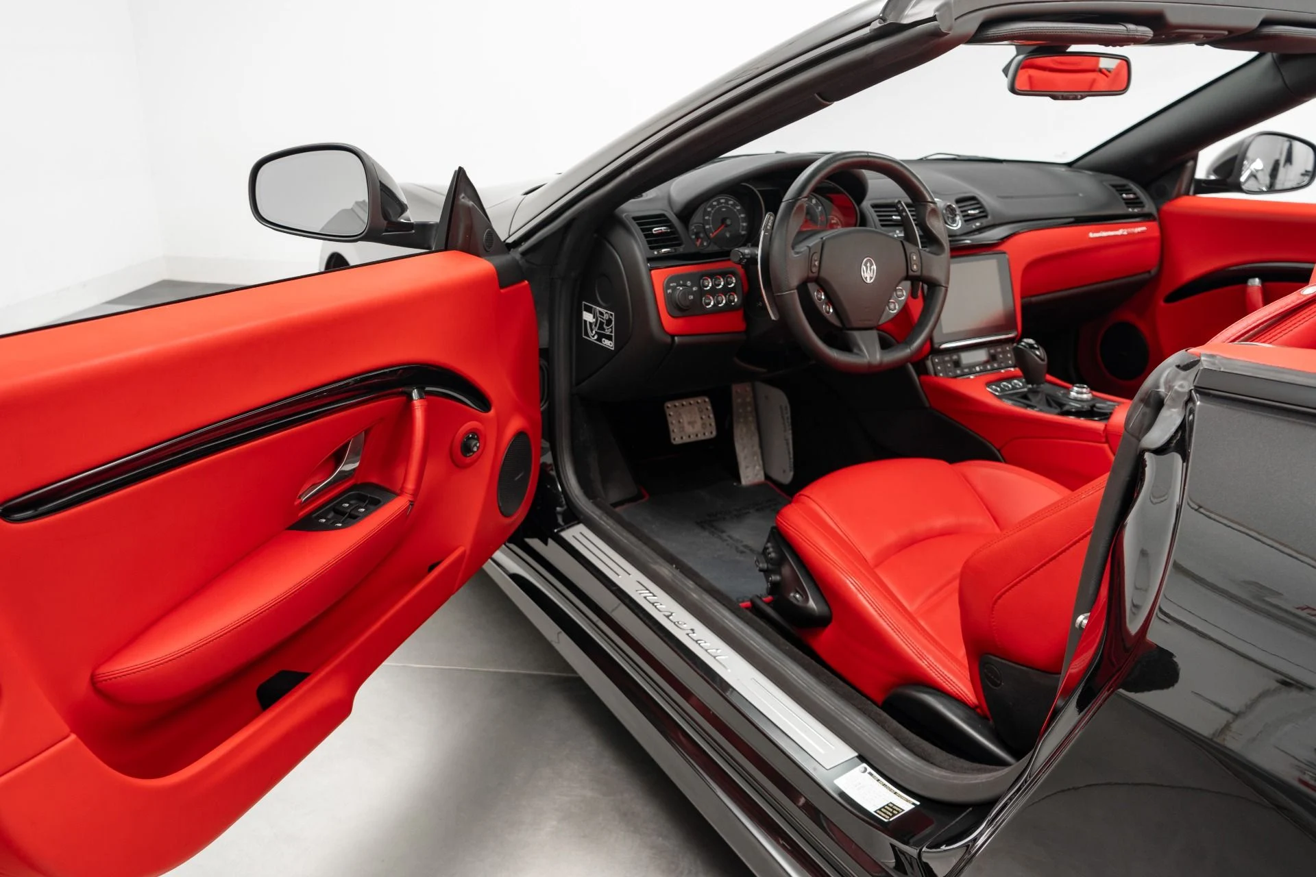 mph006_1876434927_Used_2019_Maserati_Gran_Turismo_Convertible_MC_1775598943_3daafada25