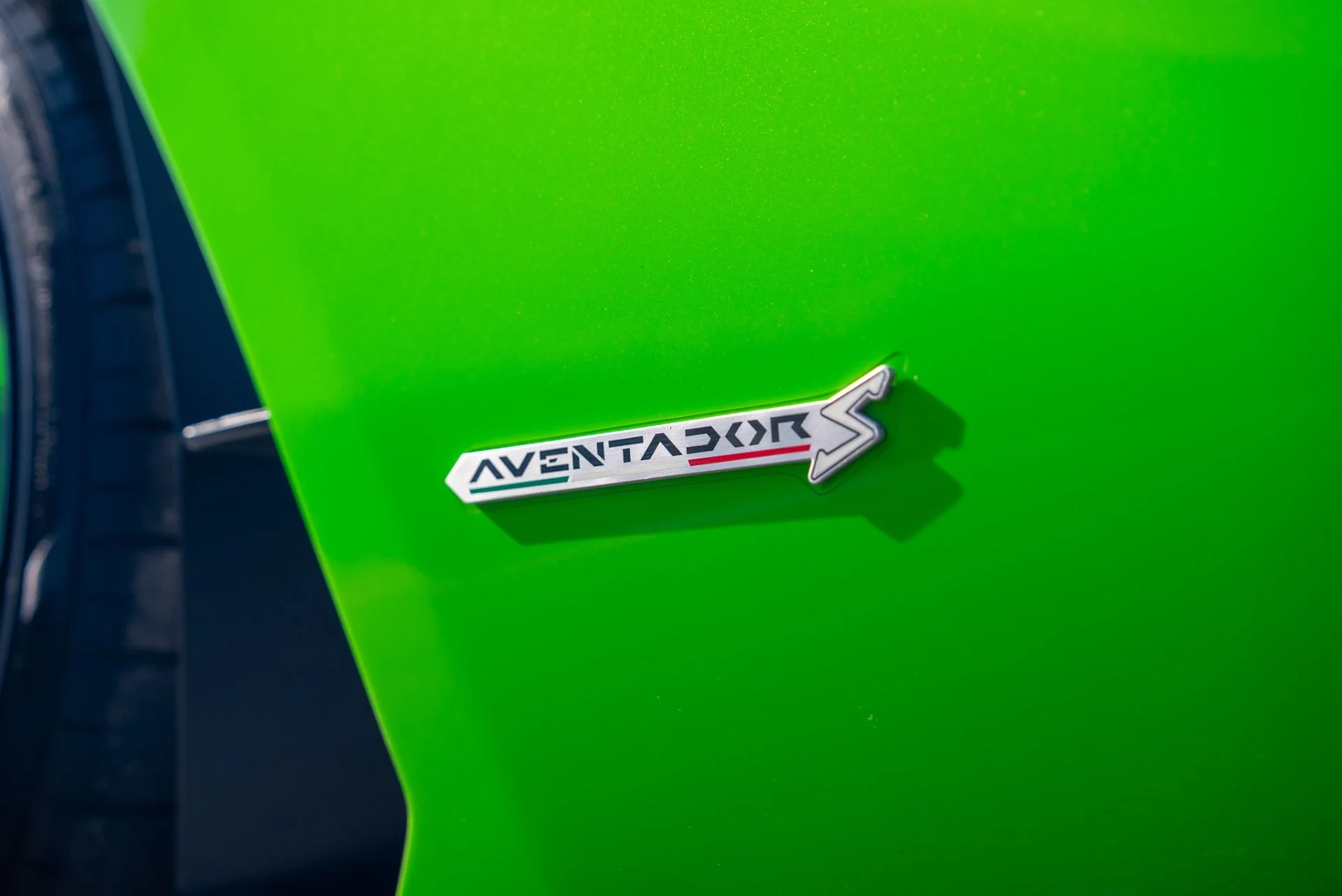 mph006_1888373523_Used_2018_Lamborghini_Aventador_LP_740_4_S_1762289338_e6f312eb82