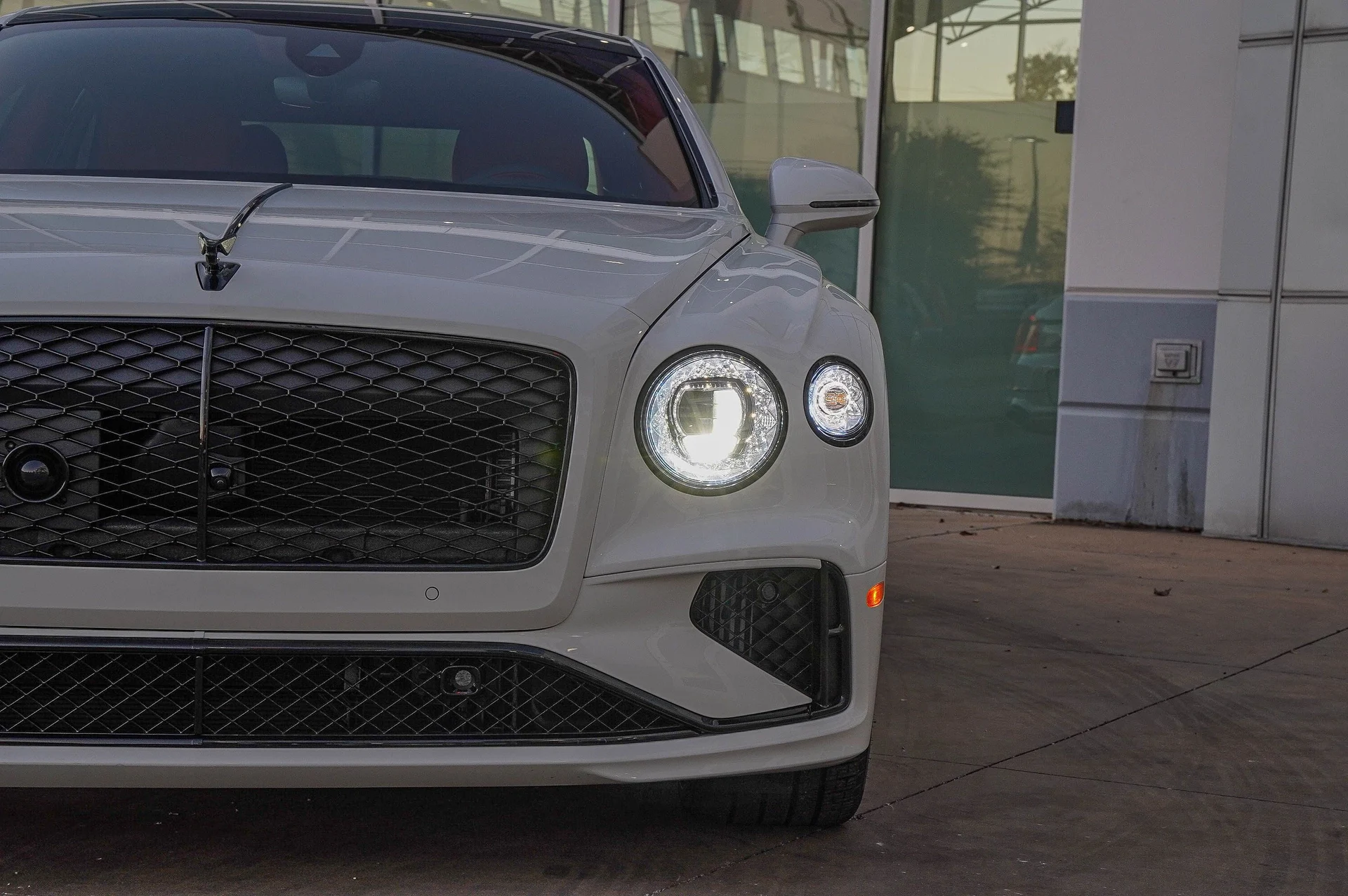 mph006_1896081248_Hi_Tech_Luxury_Imports_LLC_SCBBP_6_ZG_5_TC_025490_image_6_f1f62ea318