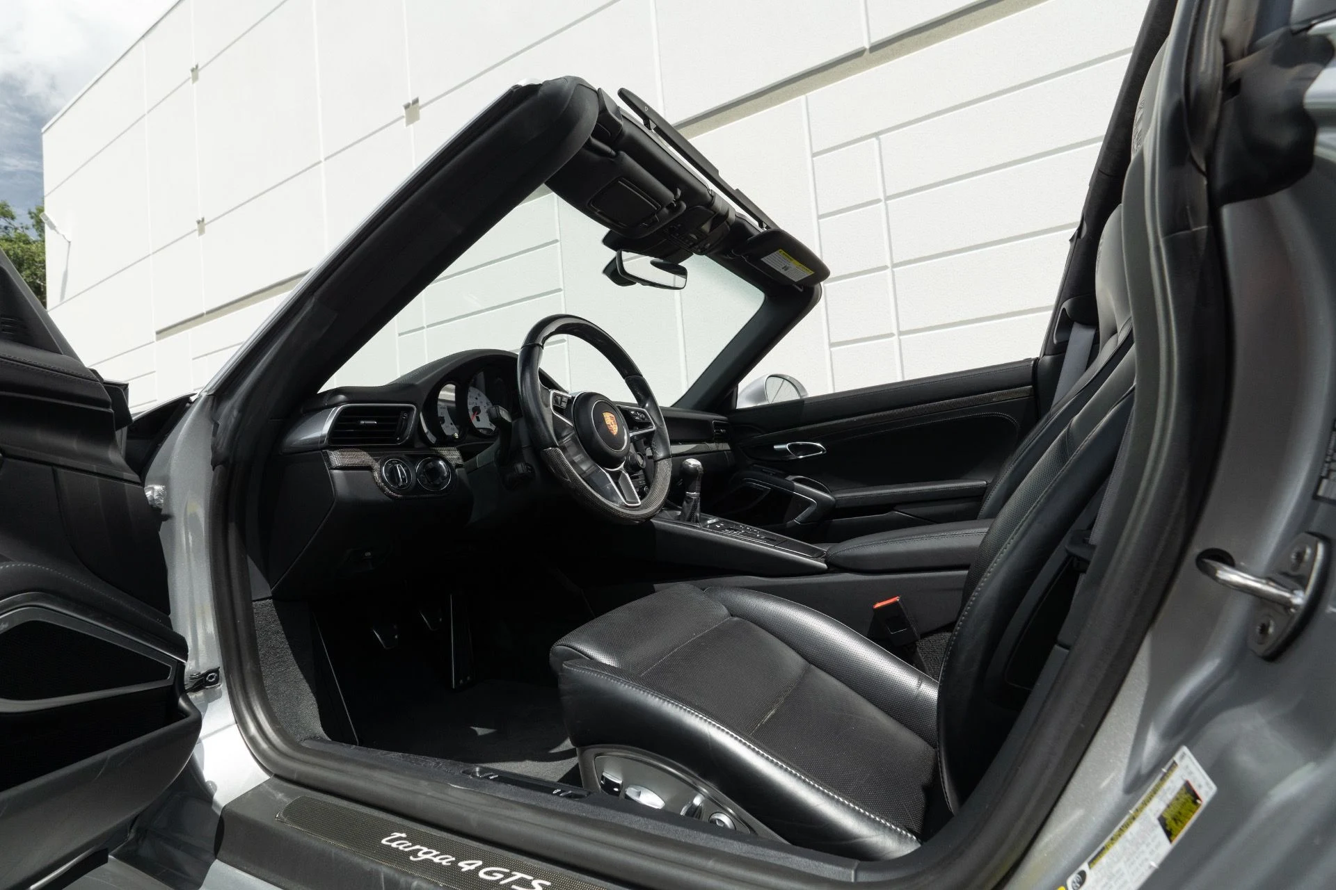 mph006_1896123249_Used_2019_Porsche_911_Targa_4_GTS_1756154089_0ed03ef3ad