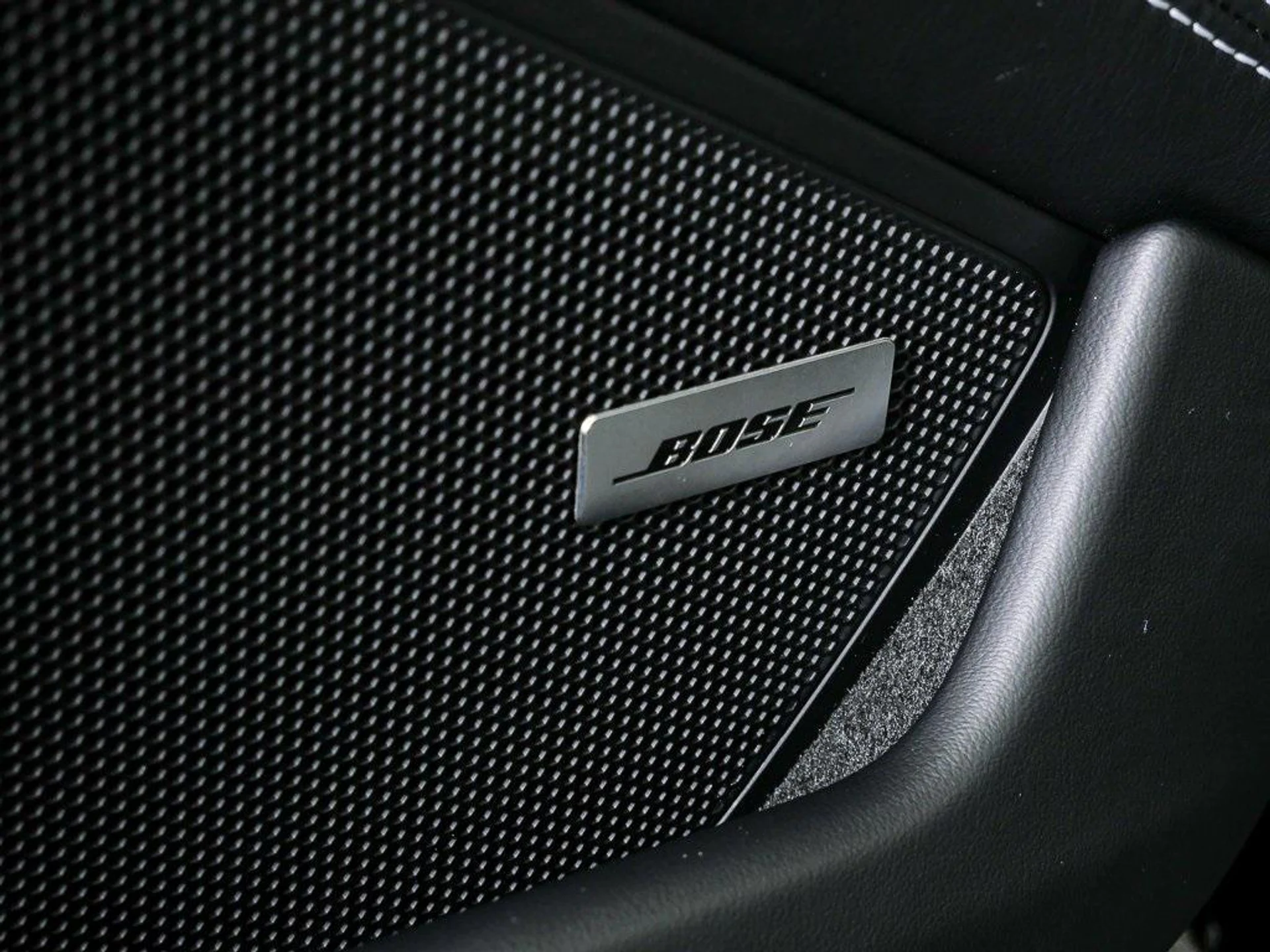 mph006_1896536640_r_GW_9v_Yje_kw1j_MK_Mv_za_Bhmp8b_Y_4cffc77144