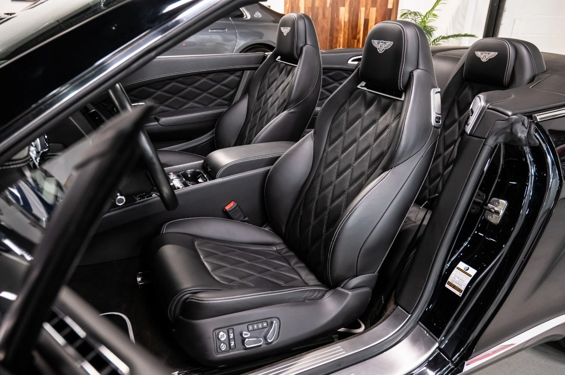mph006_1900887575_Used_2014_Bentley_Continental_GTC_GT_V8_Convertible_1748380779_06bf5226a2
