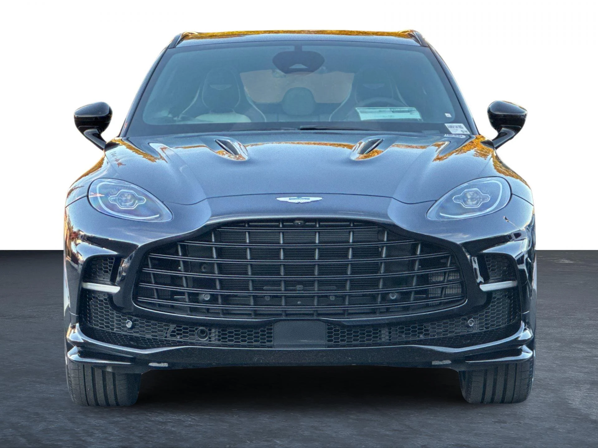 mph006_1906252276_New_2026_Aston_Martin_DBX_707_1767971555_2db9040a18