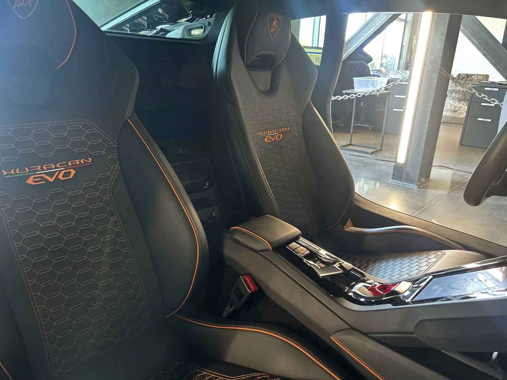 mph006_1912499893_lamborghini_huracan_evo_2022_511a6d9397