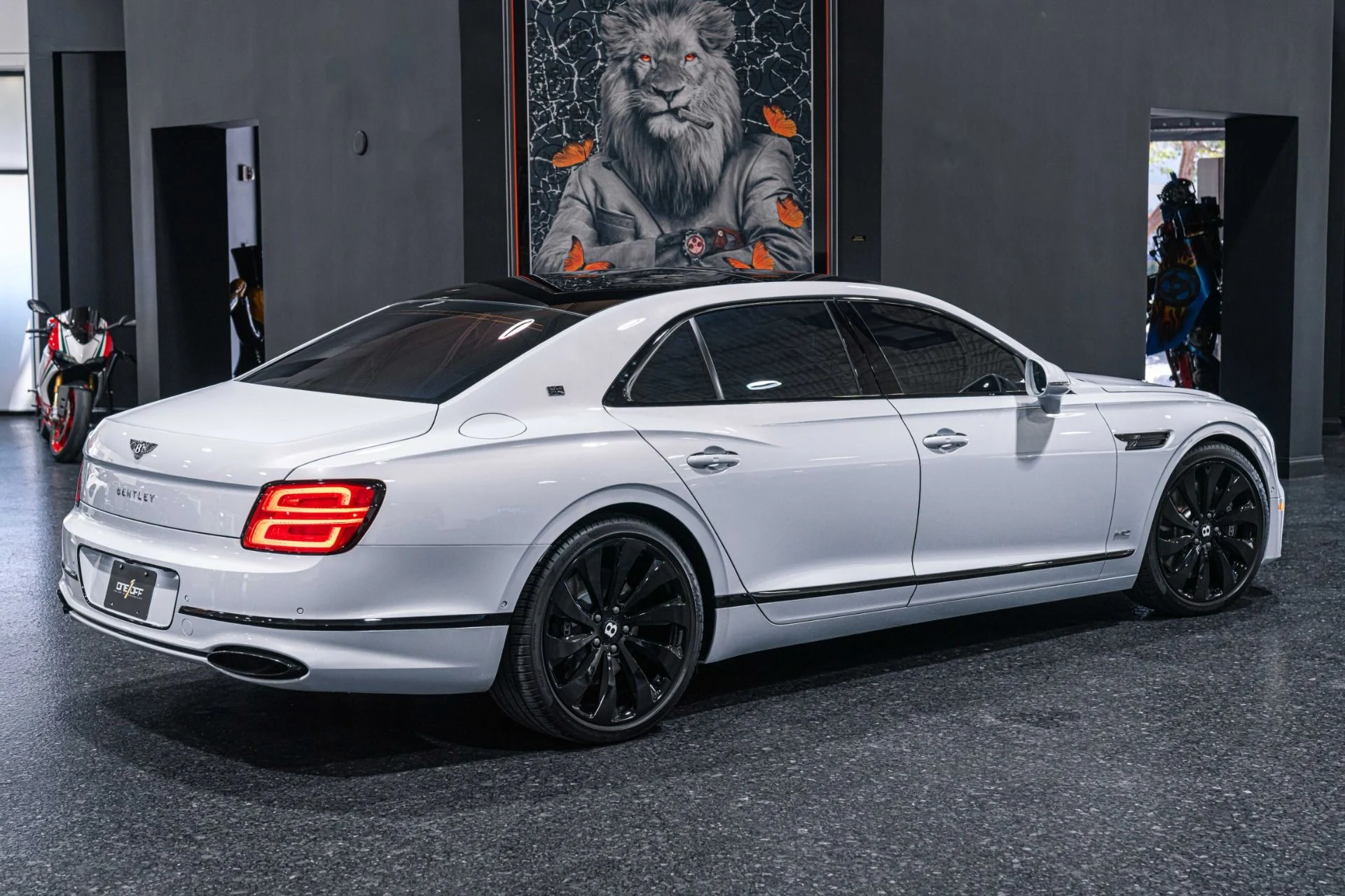 mph006_1922814822_Used_2020_Bentley_Flying_Spur_W12_First_Edition_in_Ice_White_w_342_K_MSRP_Mulliner_Driving_Spec_1759443355_e6da2e5bf2
