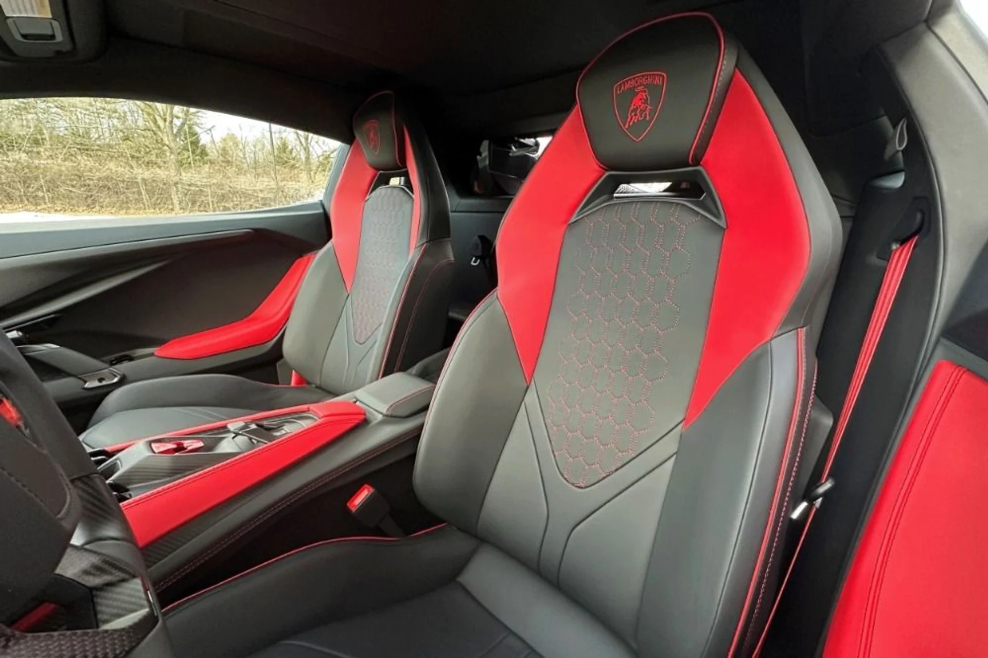 mph006_1929060860_Used_2025_Lamborghini_Revuelto_1769640276_2158d92149