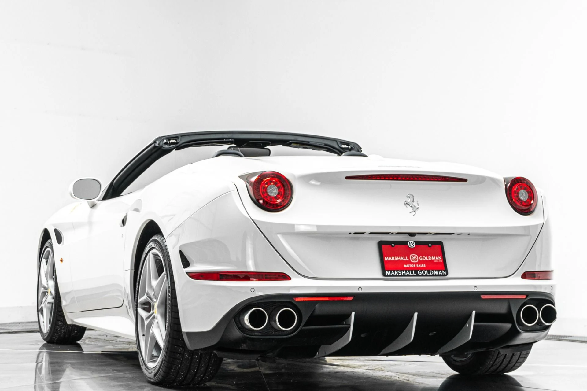 mph006_1945466085_Used_2016_Ferrari_California_T_257_K_MSRP_Ventilated_Seats_Carbon_Fiber_Driving_Zone_1790094264_cbe2ce63a7