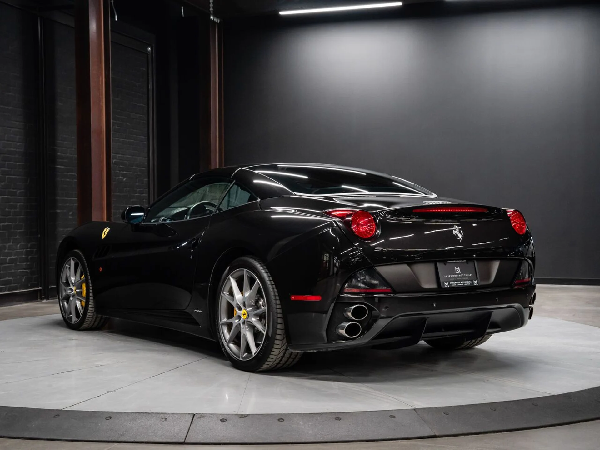 mph006_1953810388_ferrari_california_2011_05eee5d39e