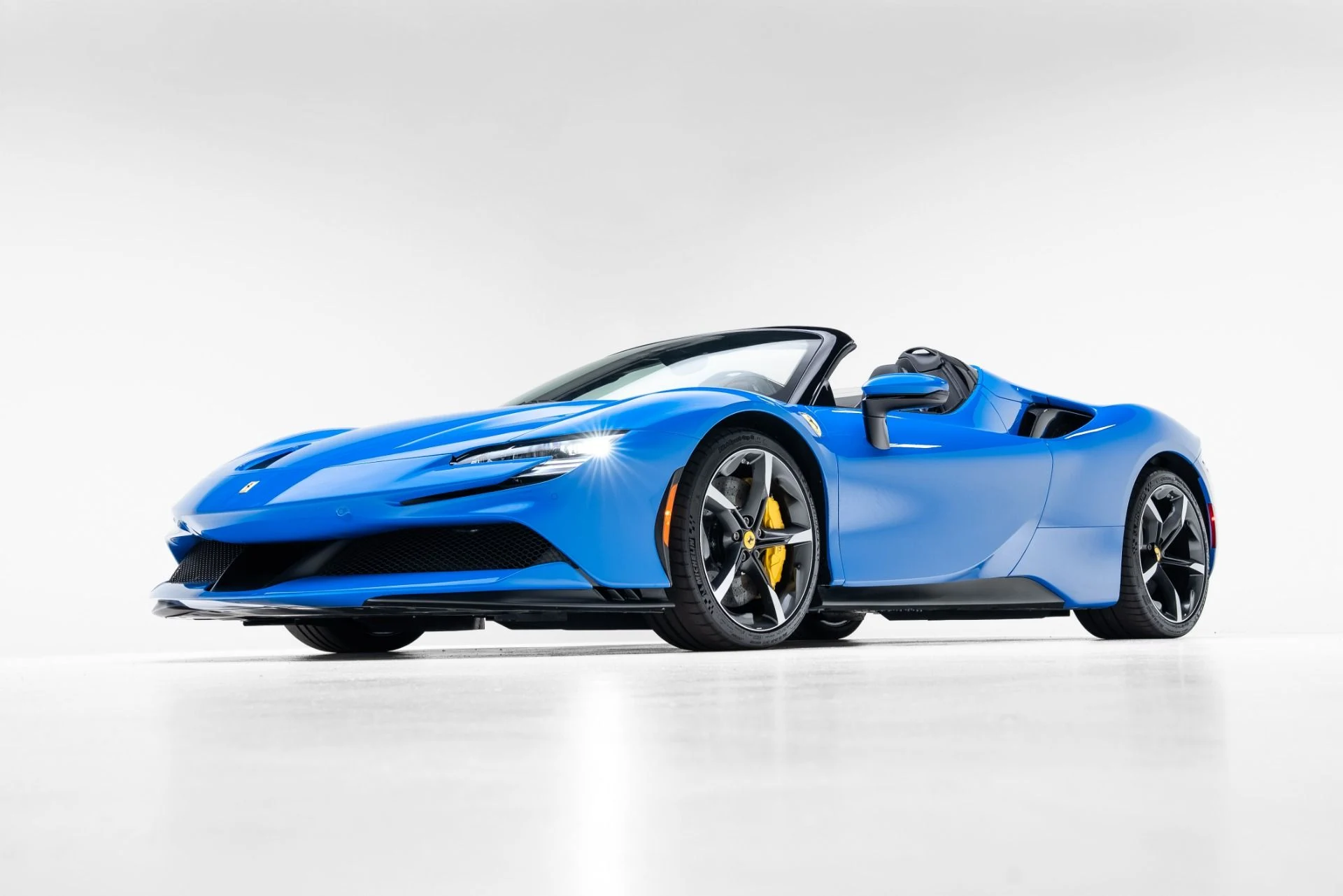 mph006_1968095978_Used_2024_Ferrari_SF_90_Spider_1772738738_256ec5c6c8